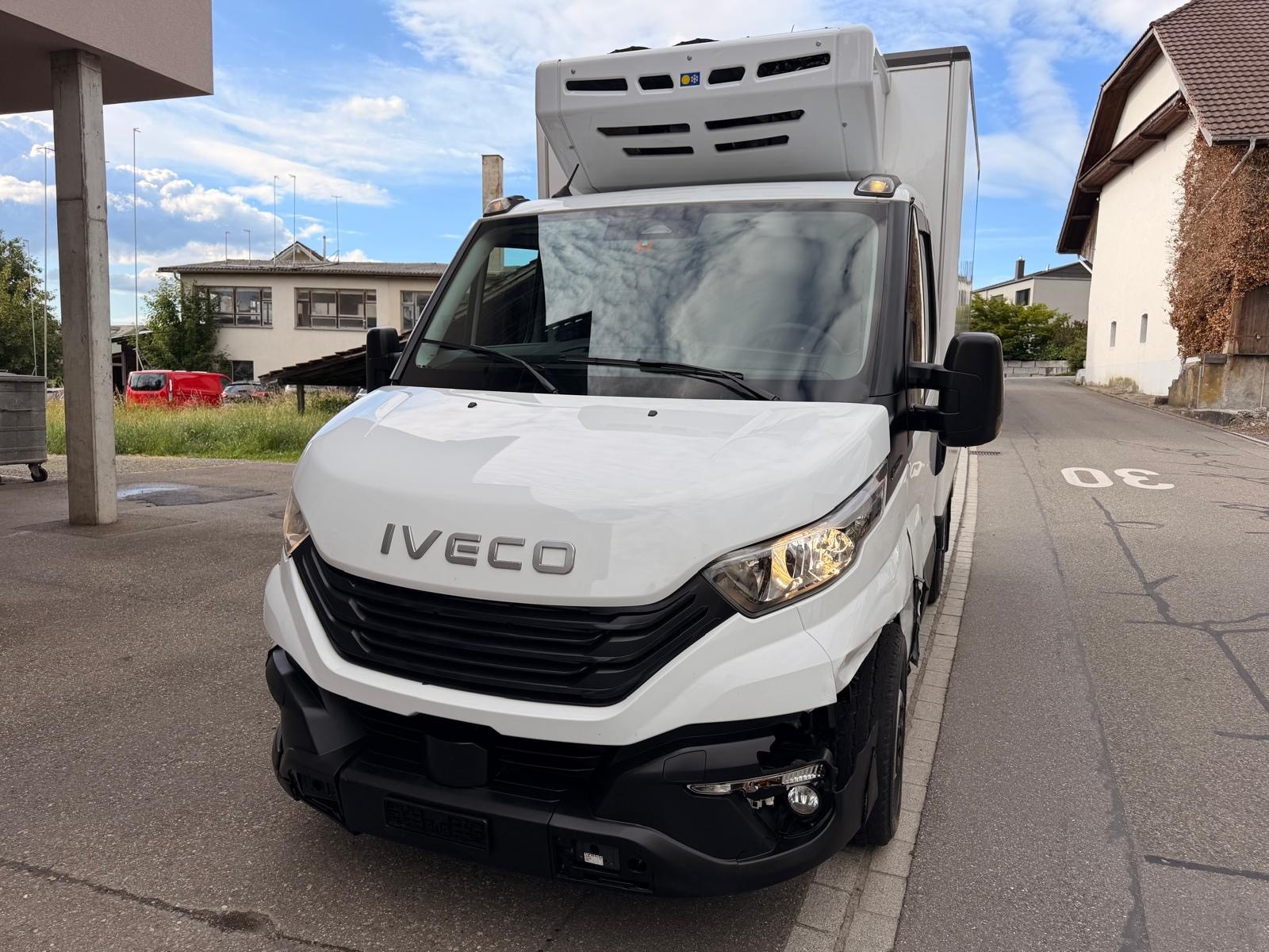 IVECO 35 S 16 10770kmTiefkühler - Konvekta TK 3950 (12V/400V) FR 4.1 – Fahrt- und Standkühlung bis -20°C-image-1