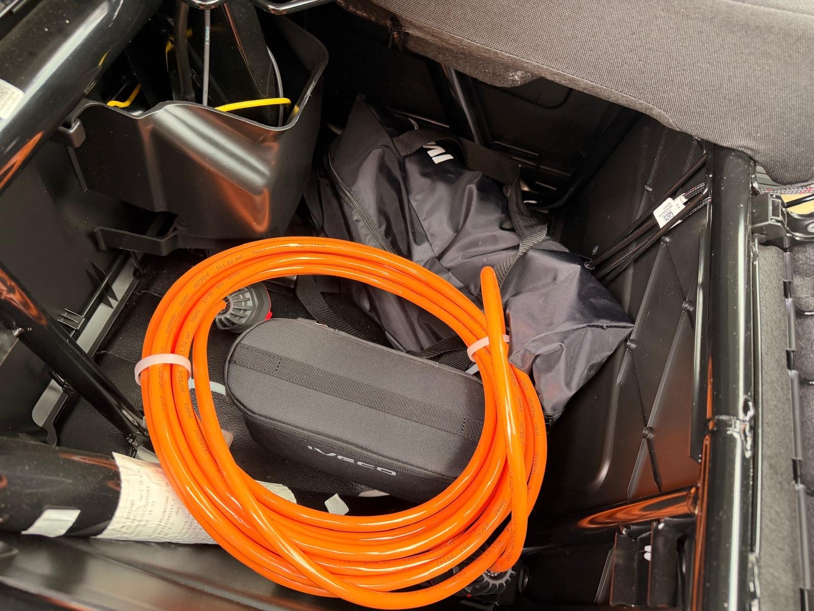 IVECO 35 S 16 10770kmTiefkühler - Konvekta TK 3950 (12V/400V) FR 4.1 – Fahrt- und Standkühlung bis -20°C-image-14