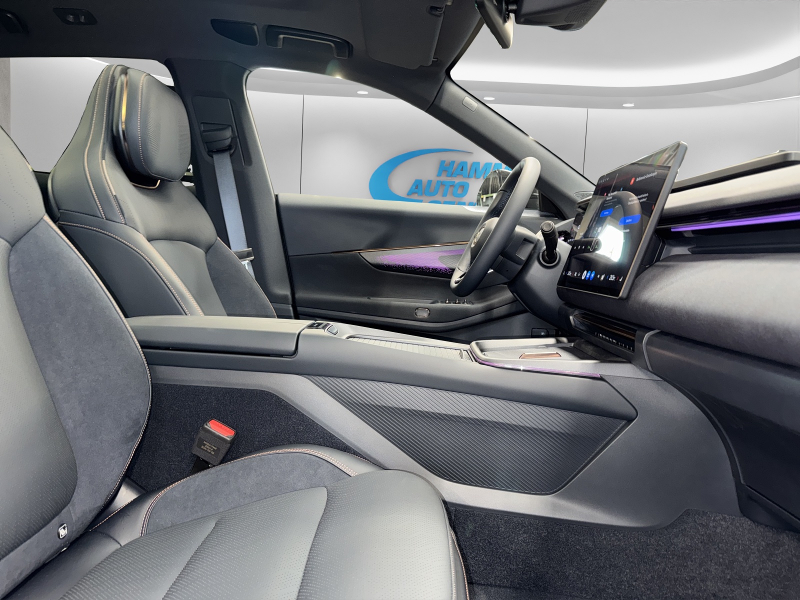 LYNK & CO 08 1.5 PHEV More-image-12
