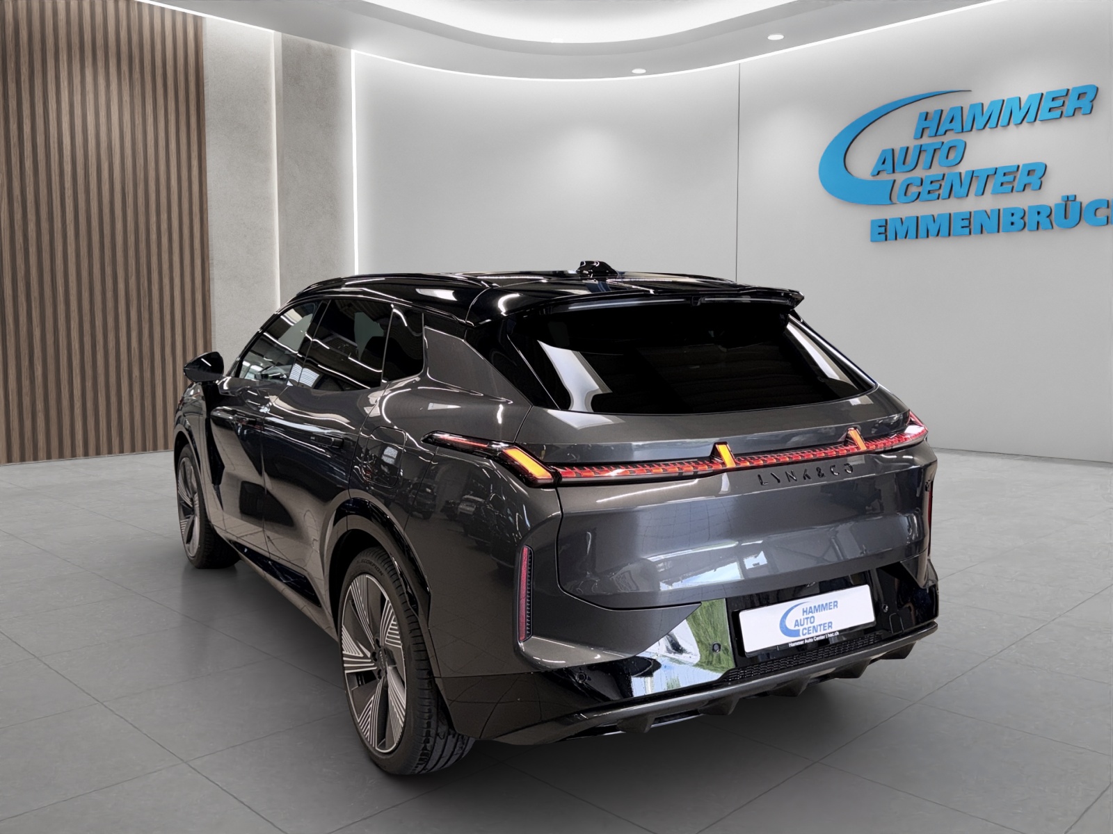 LYNK & CO 08 1.5 PHEV More-image-2