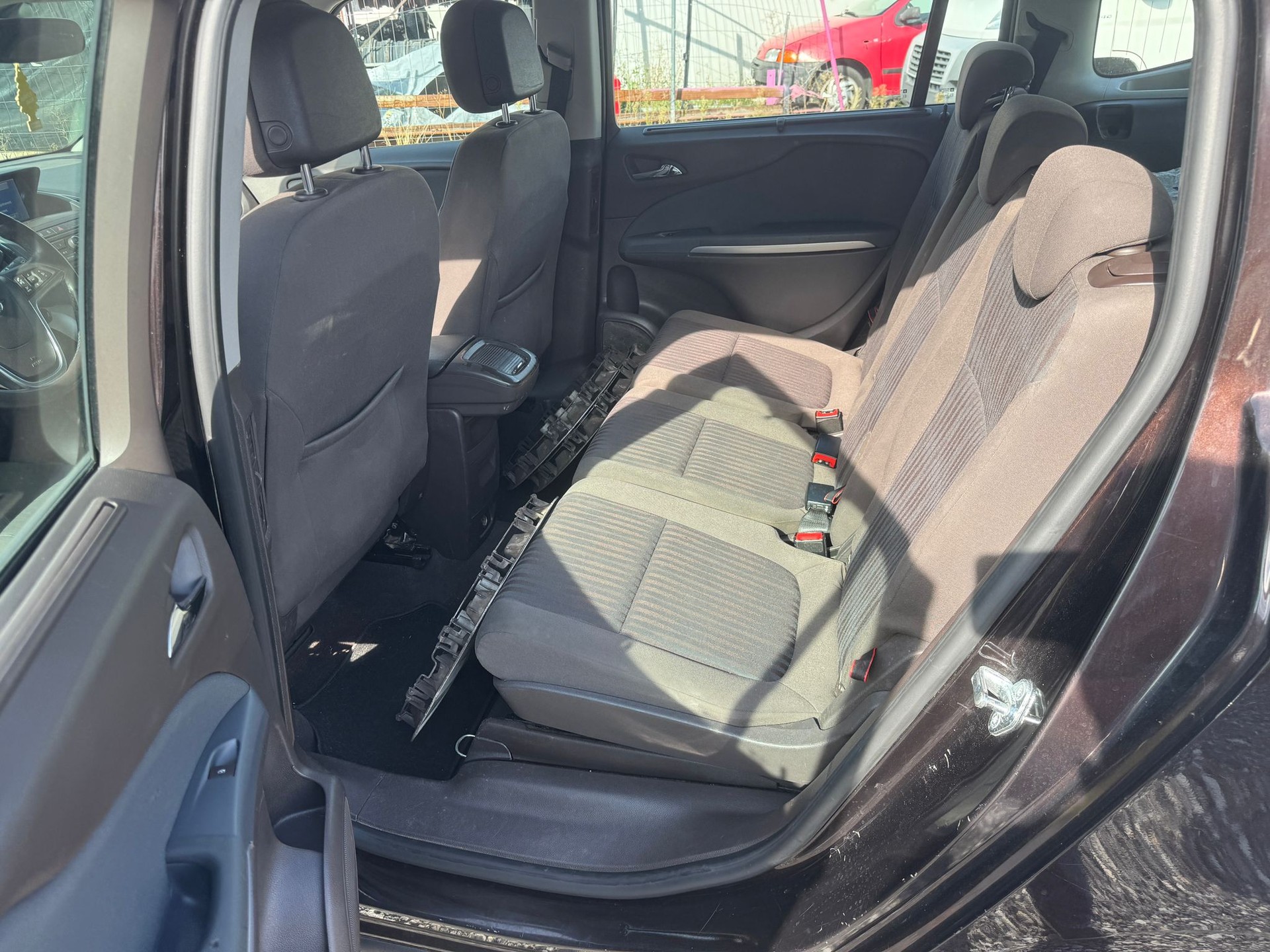 OPEL Zafira Tourer 1.4i 16V Turbo Sport-image-9