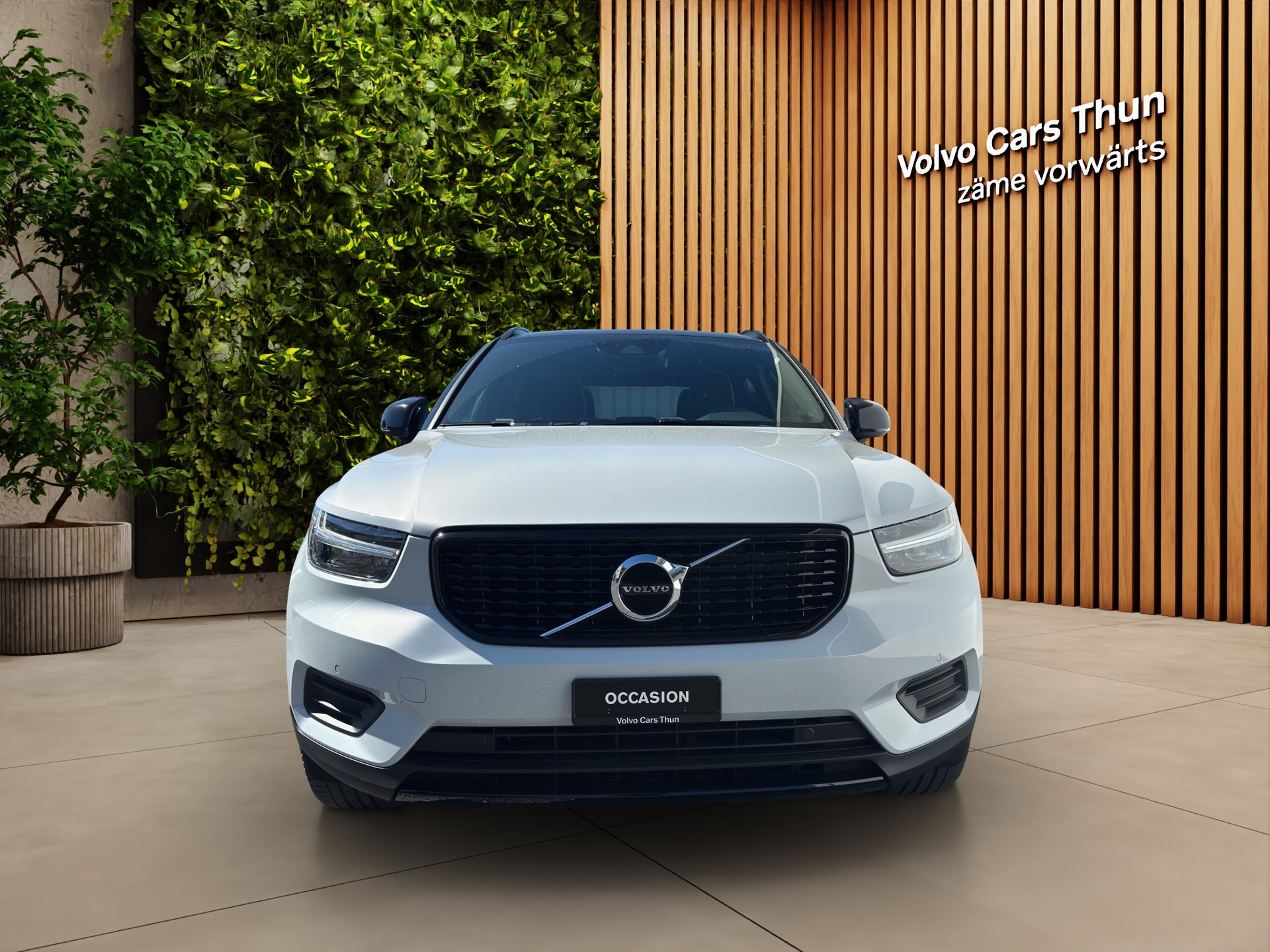 VOLVO XC40 1.5 T3 R-Design-showroom-element-1