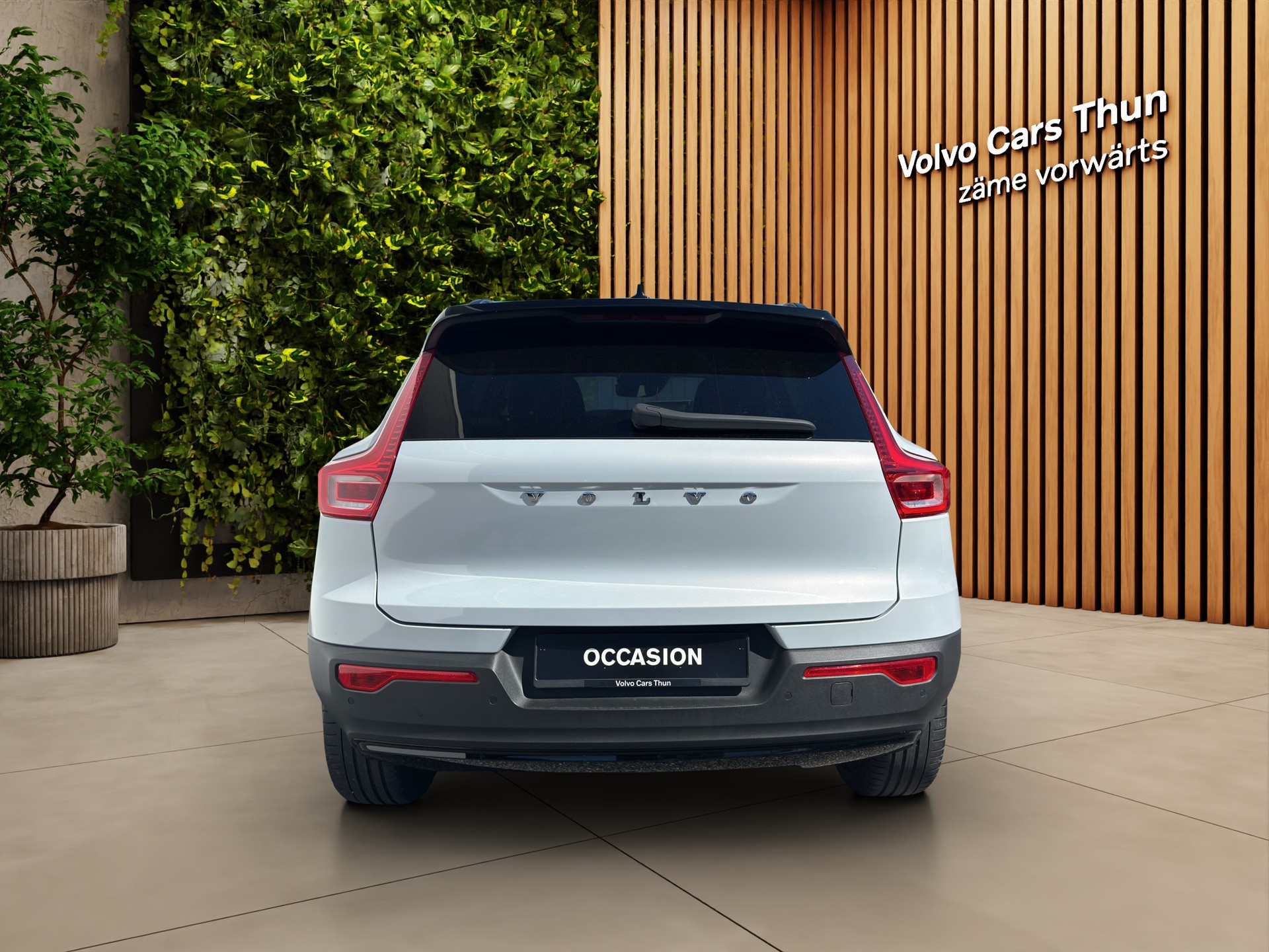 VOLVO XC40 1.5 T3 R-Design-showroom-element-3