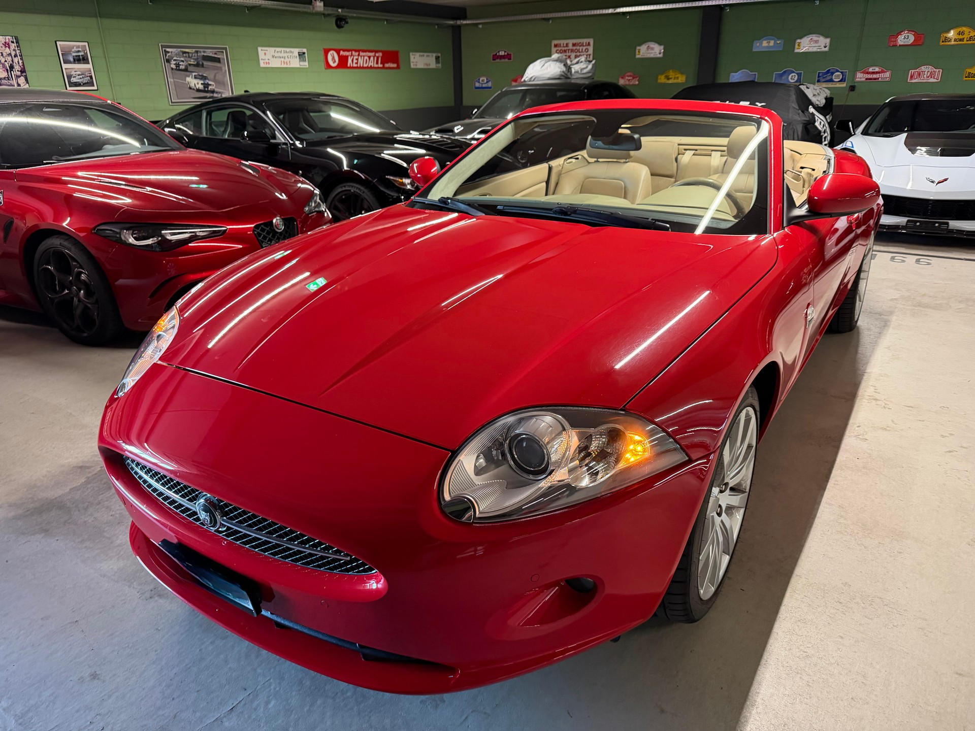 JAGUAR 4.2 V8 Cabriolet-image-0