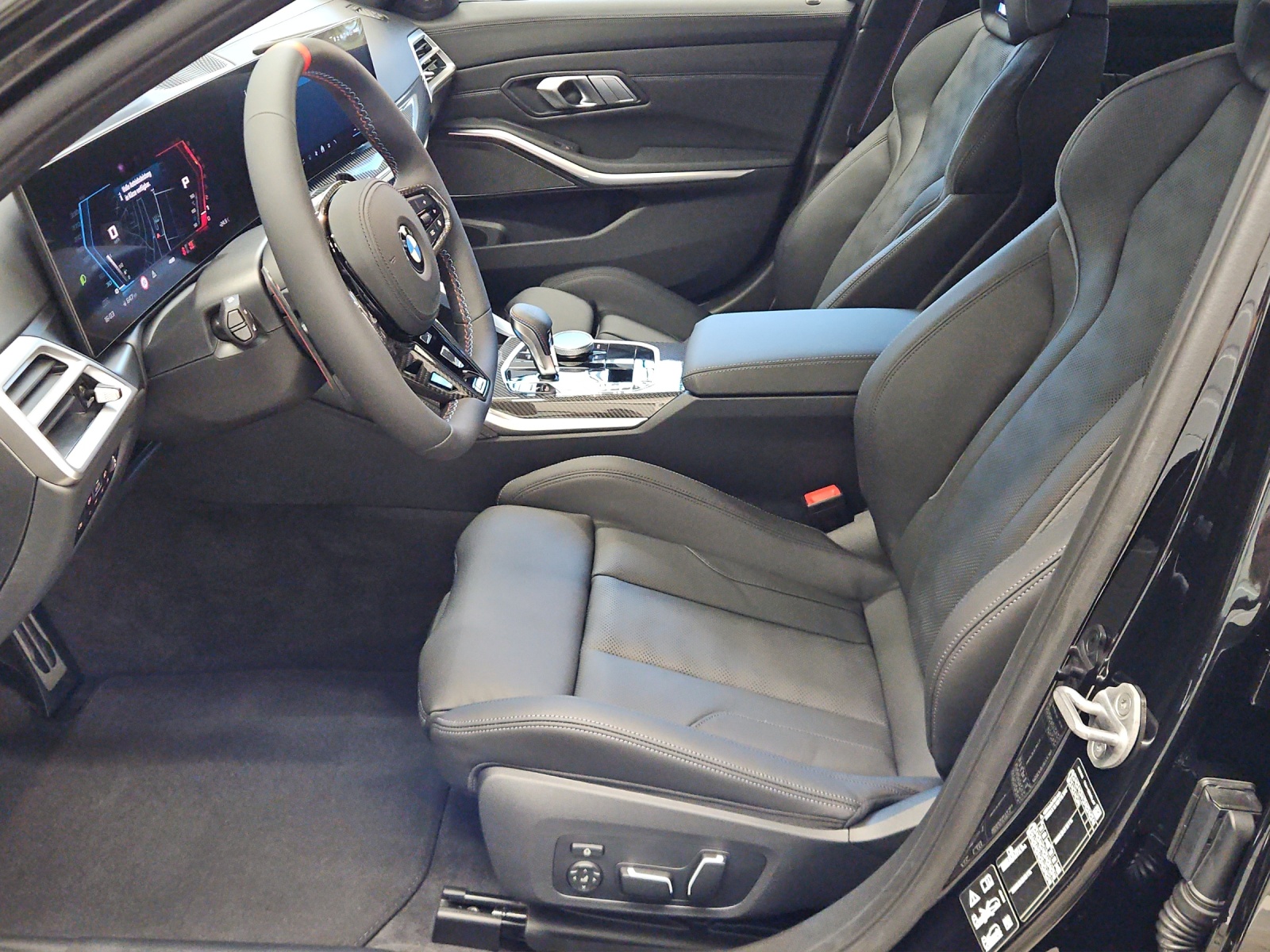 BMW M3 Competition xDrive Touring-image-9