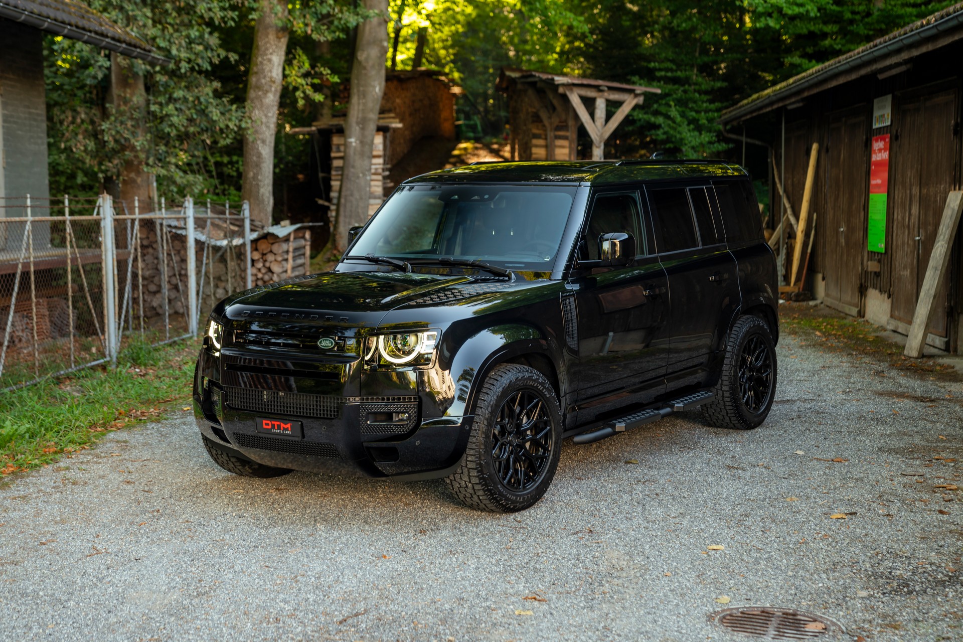 LAND ROVER 3.0 D I6 300 X-Dynamic HSE-image-0