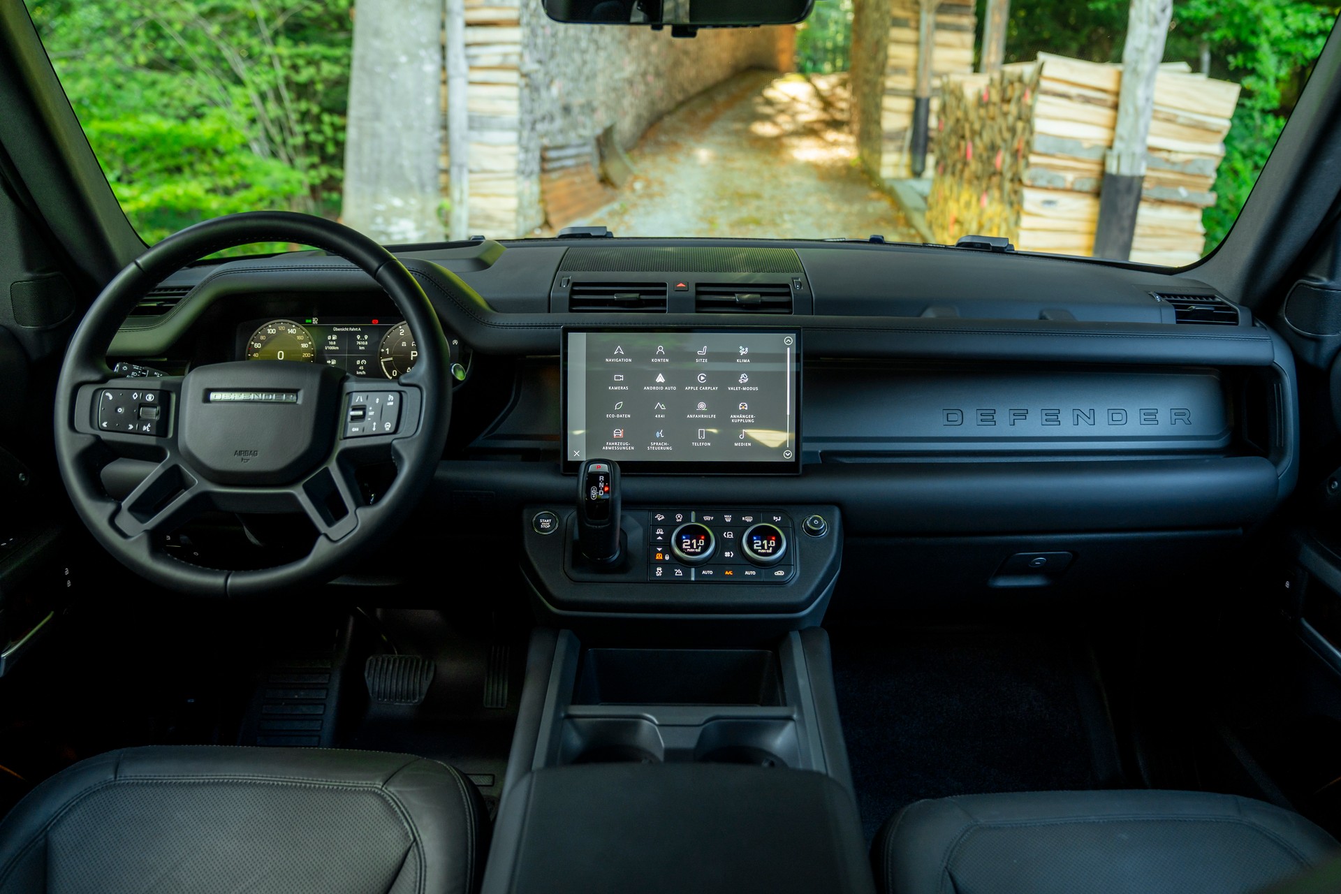 LAND ROVER 3.0 D I6 300 X-Dynamic HSE-image-7
