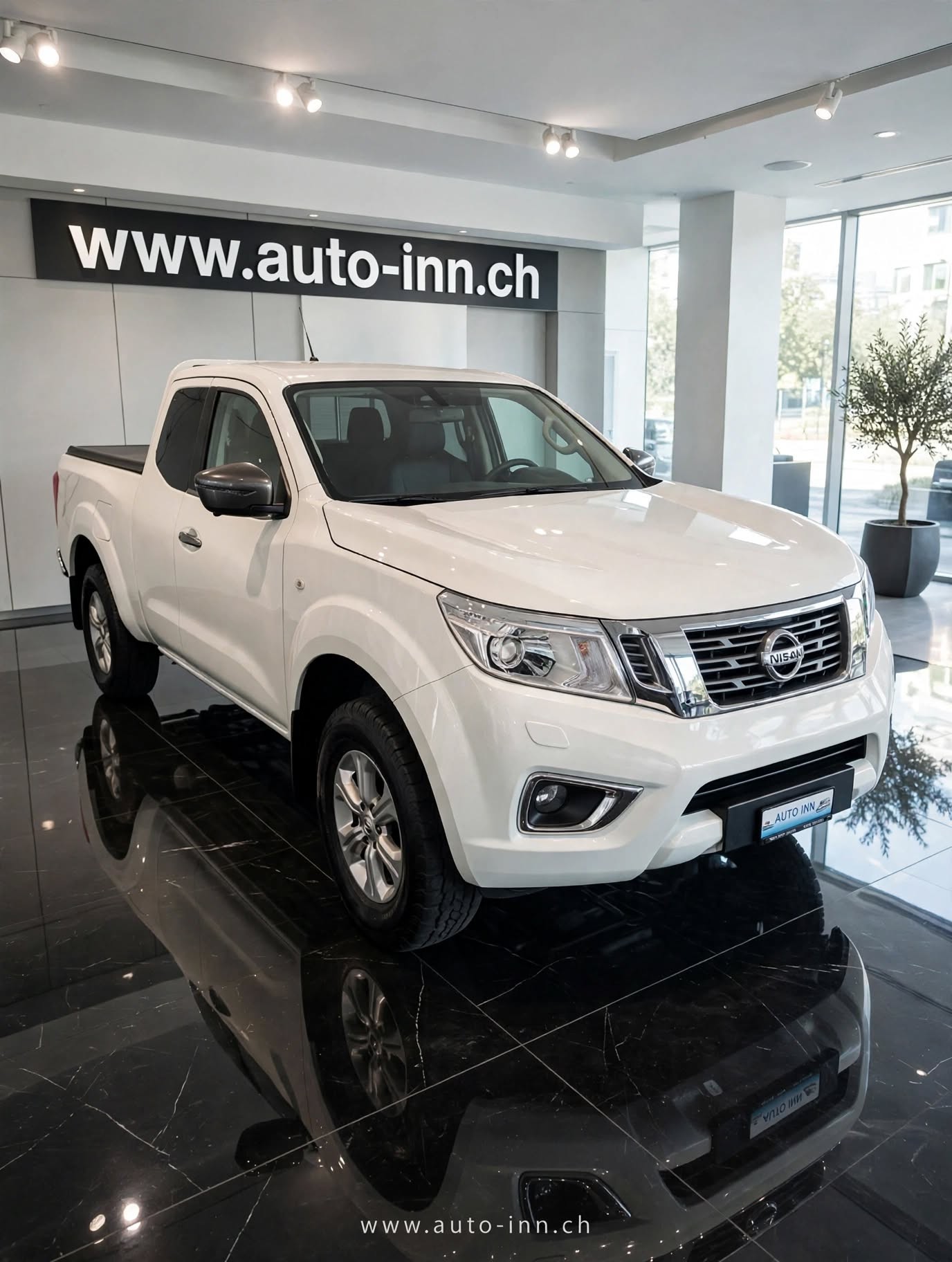 NISSAN Navara King Cab Acenta 2.3 dCi 4WD-image-2