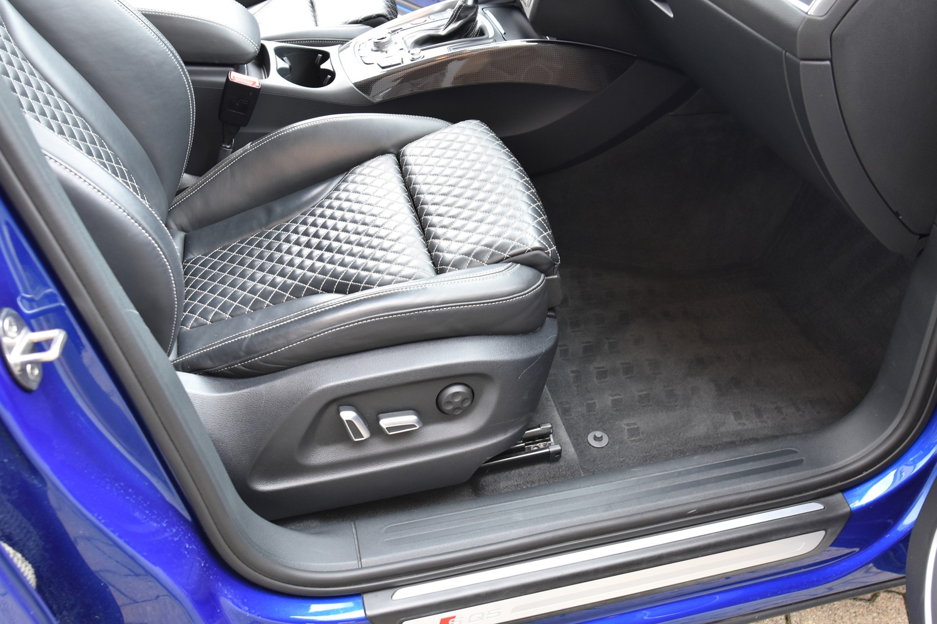 AUDI SQ5 3.0 TDI plus quattro tiptronic-image-8