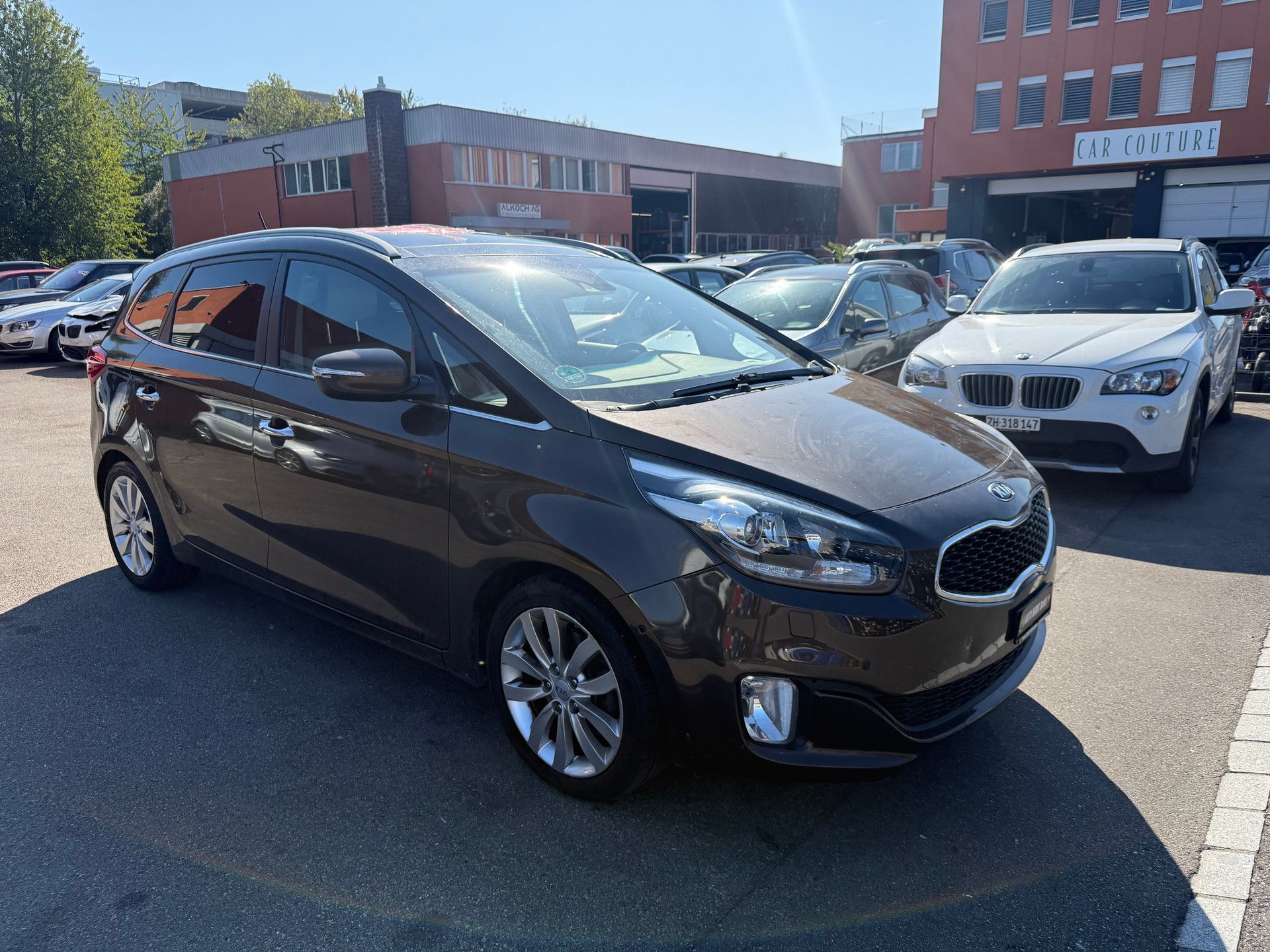 KIA Carens 1.7 CRDi Trend DCT-image-2