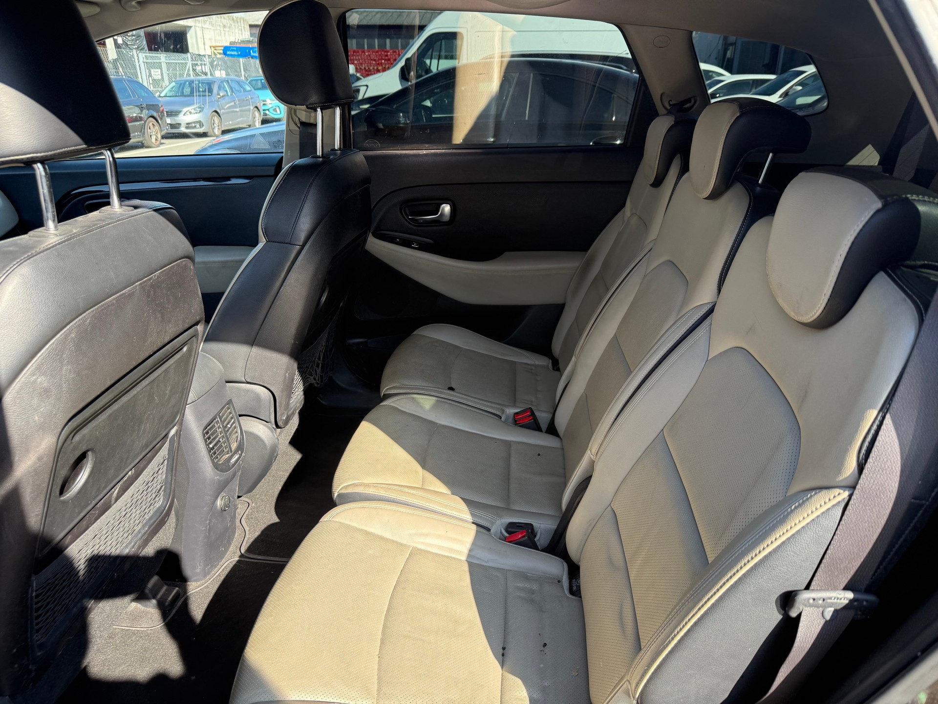 KIA Carens 1.7 CRDi Trend DCT-image-8