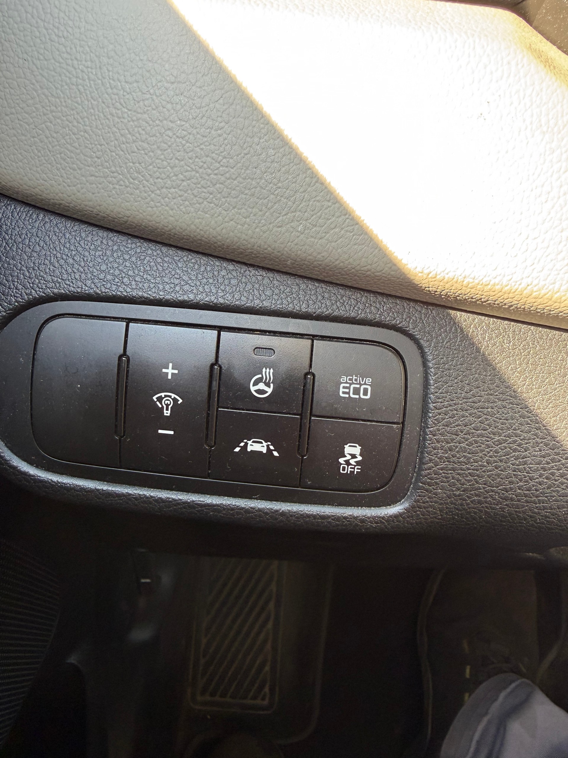 KIA Carens 1.7 CRDi Trend DCT-image-15