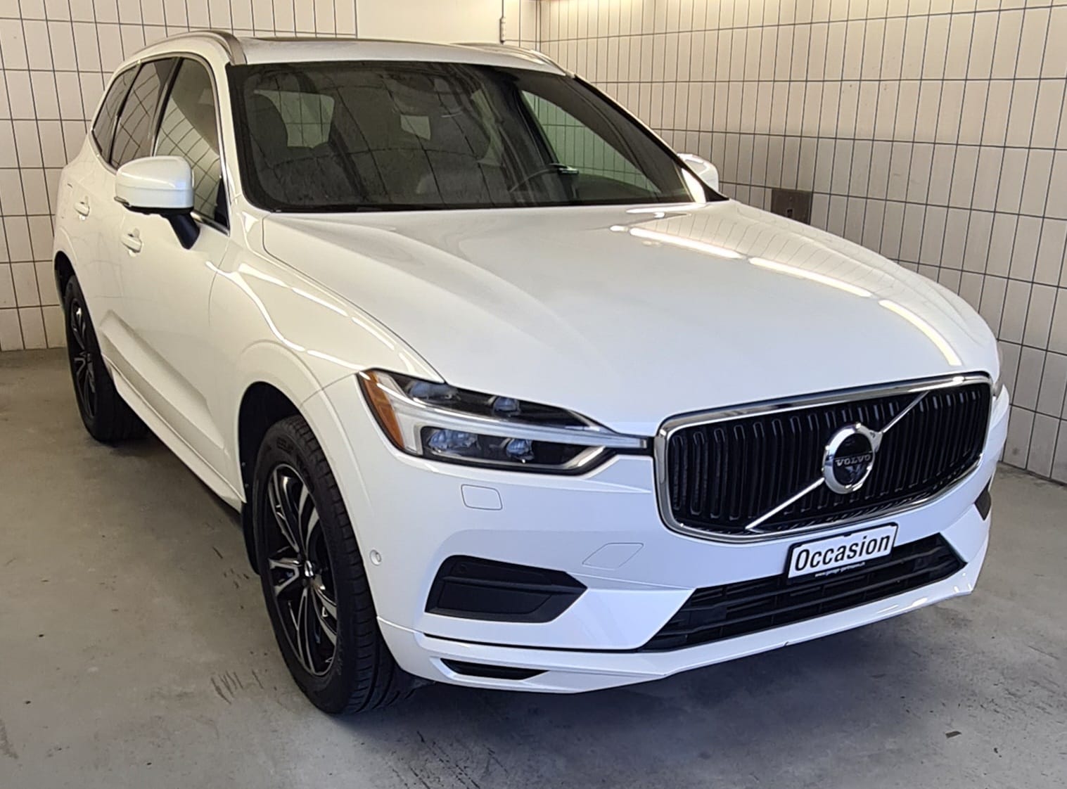 VOLVO XC60 T5 Momentum Geartronic-image-0