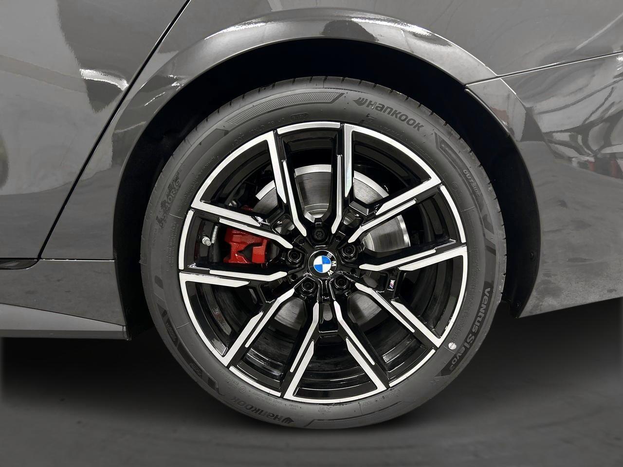 BMW i4 xDrive40 M Sport Pro-image-3