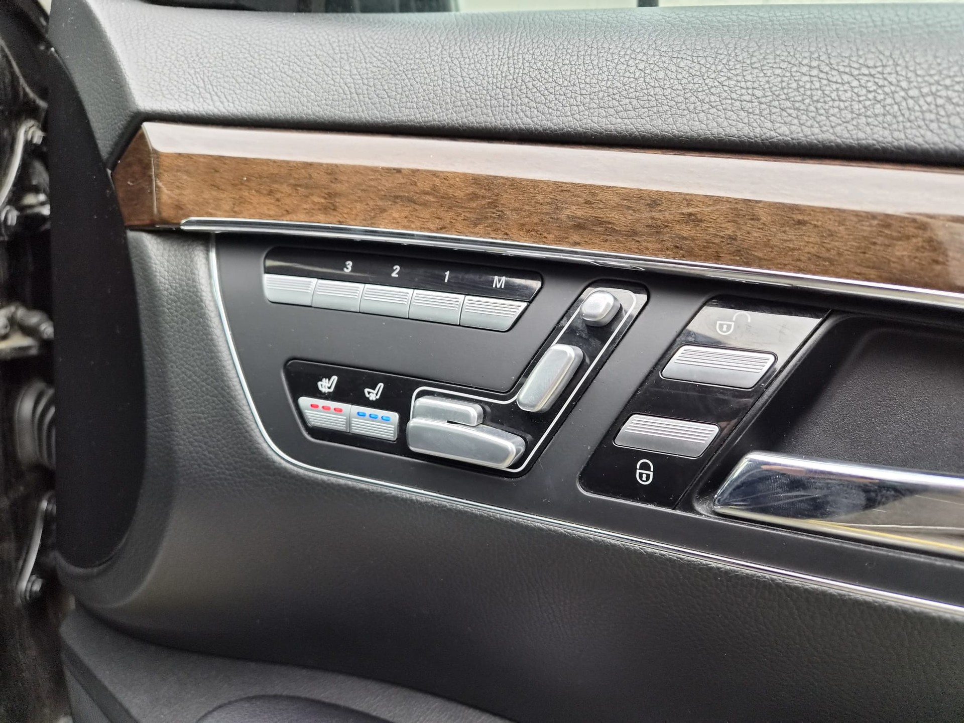 MERCEDES-BENZ S 350 L BlueTEC 7G-Tronic-image-14