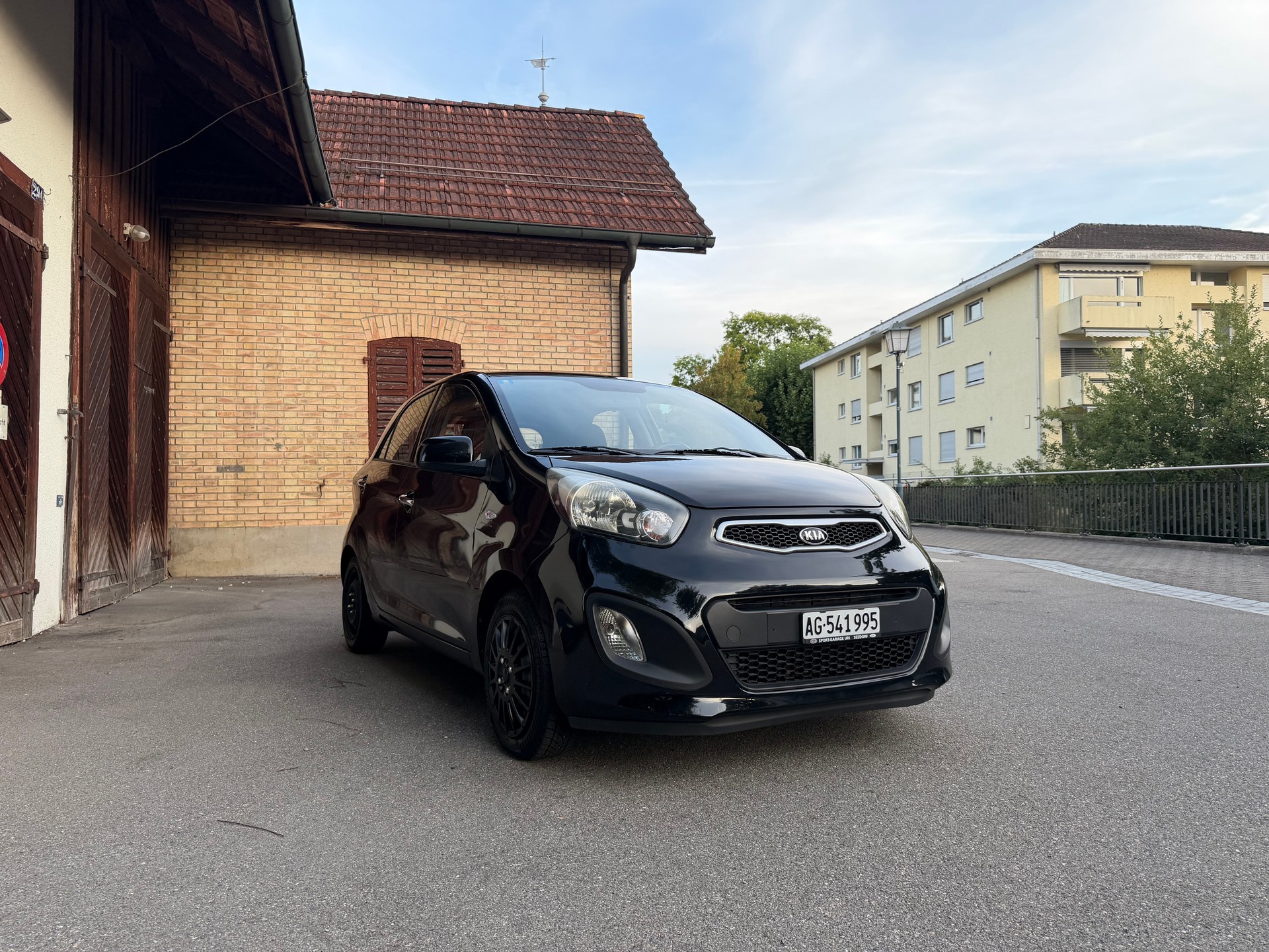 KIA 1.0 12V Style | Frisch MFK & Service | Klima & Bluetooth-image-1