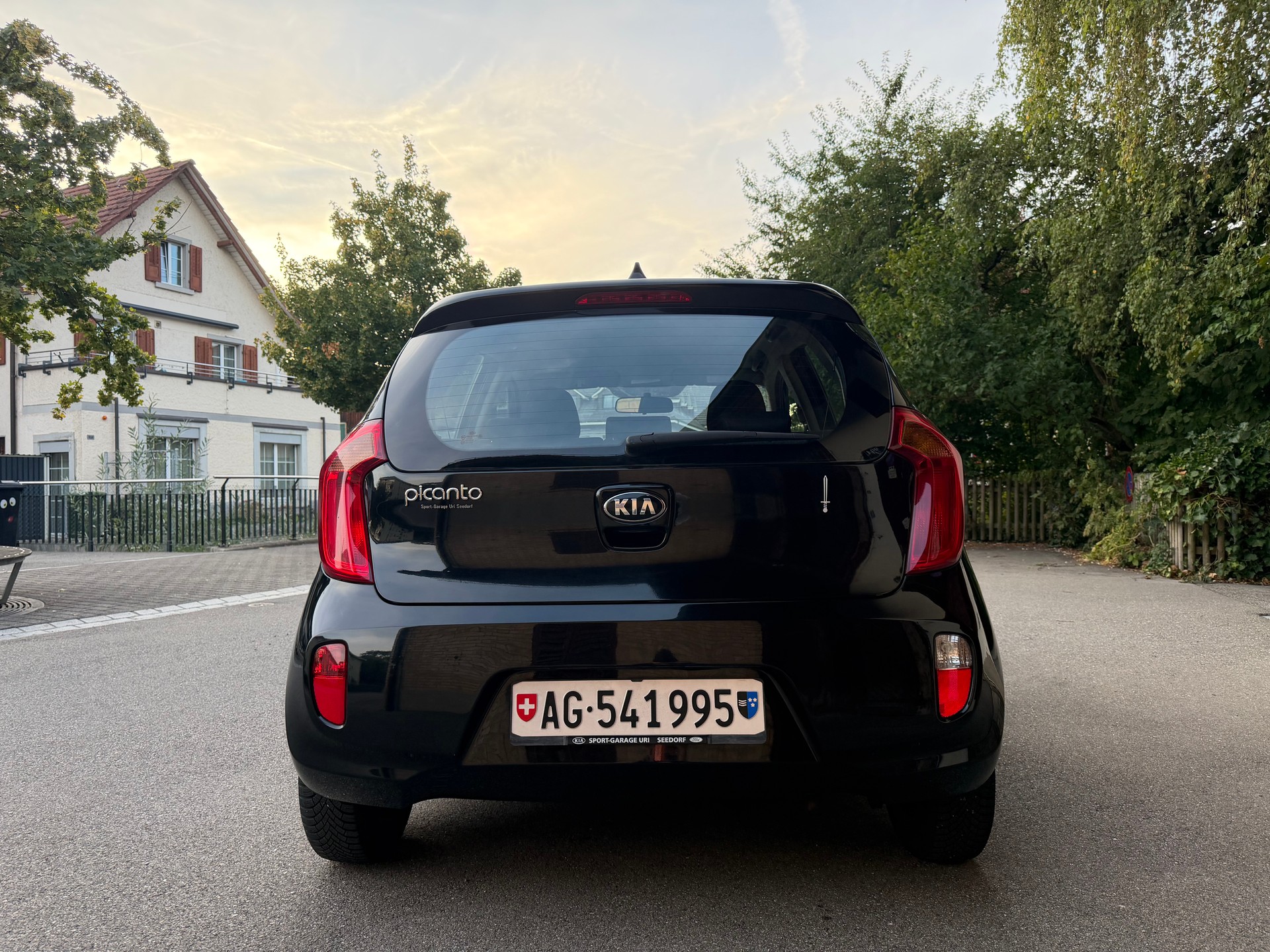 KIA 1.0 12V Style | Frisch MFK & Service | Klima & Bluetooth-image-4