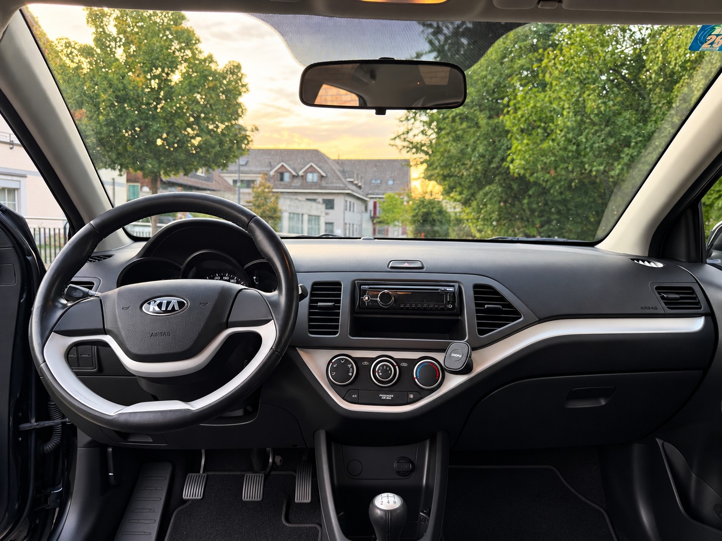 KIA 1.0 12V Style | Frisch MFK & Service | Klima & Bluetooth-image-5