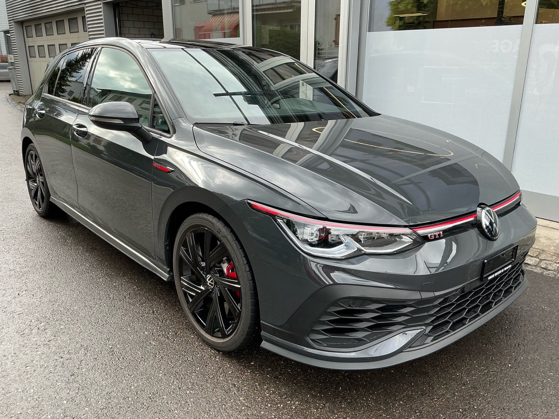 VW Golf GTI CLUBSPORT *** LEDER VIENNA & PANORAMAGLASDACH ***-image-2