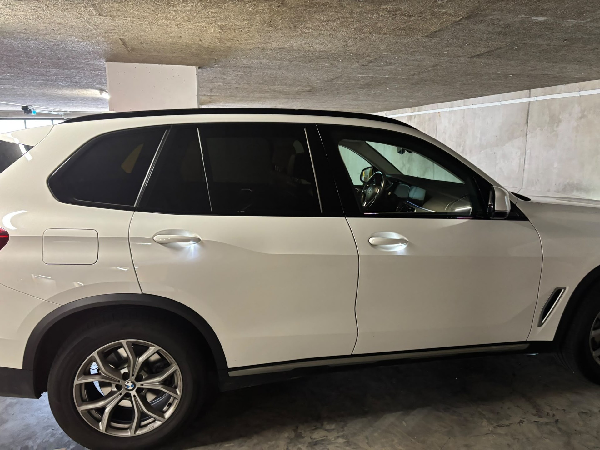 BMW 30d xDrive-image-5
