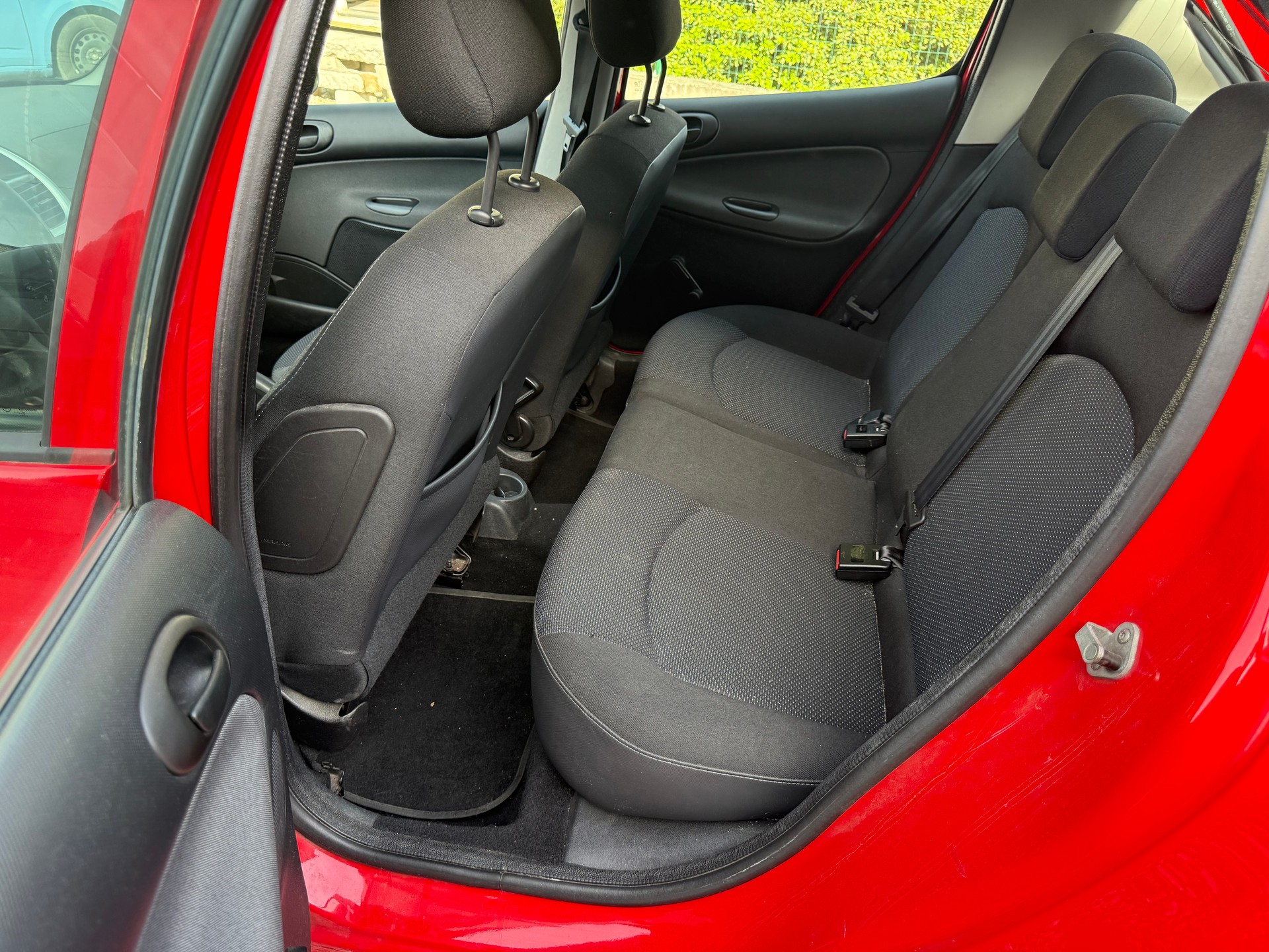PEUGEOT 206+ 1.4 Trendy-image-8