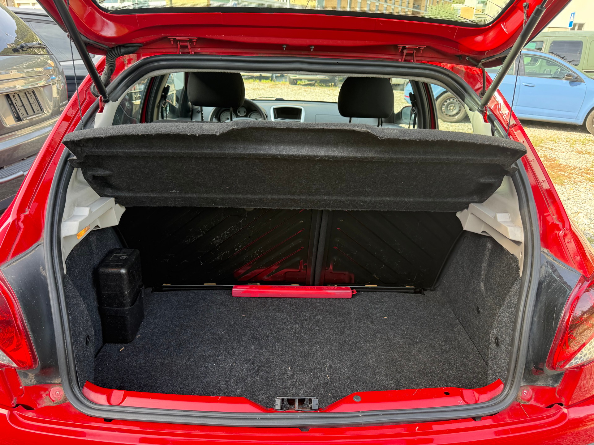 PEUGEOT 206+ 1.4 Trendy-image-9