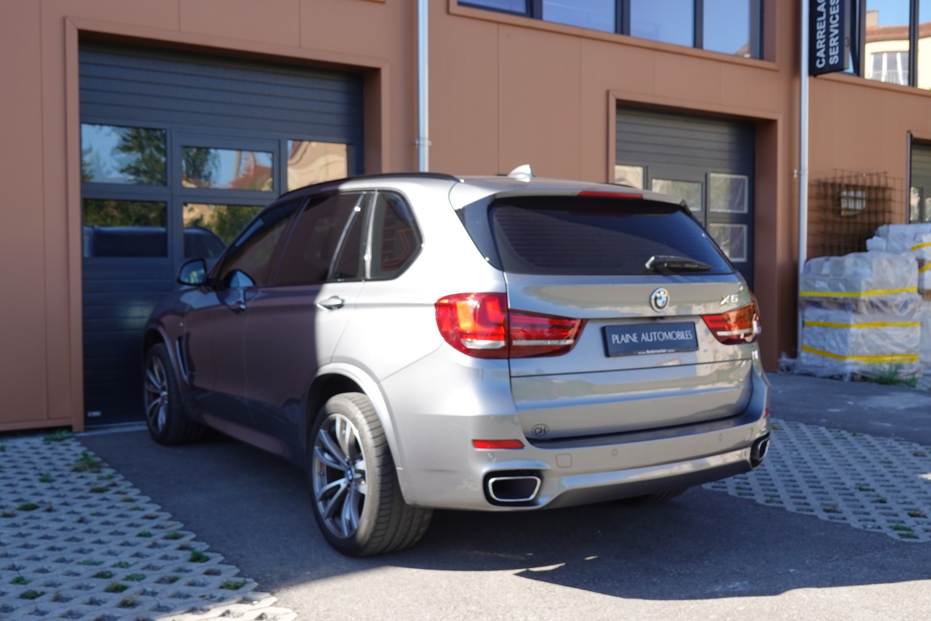 BMW X5 xDrive 40d "* CH Auto * Pack M * Caméra de Recul * Tempomat * Sièges Elect. Mém * Accès Confort * Navigation Profess *"-image-9