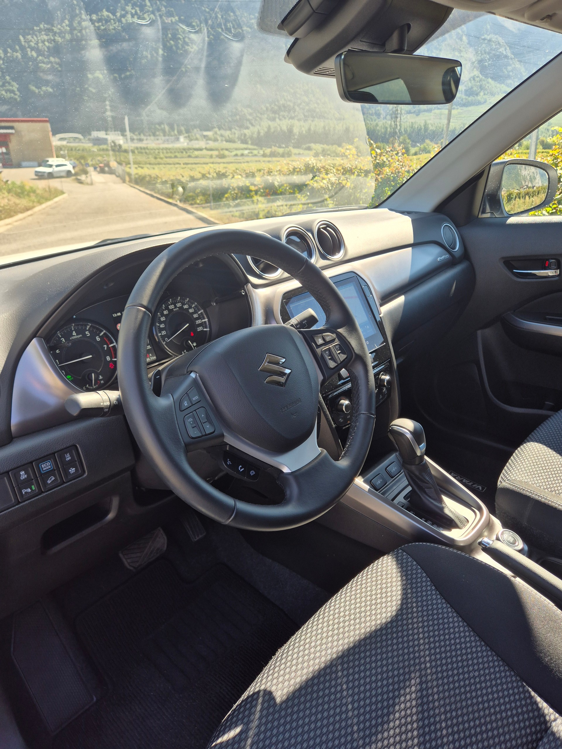 SUZUKI Vitara 1.5 Hybrid Edition 35 4x4 AGS-image-8