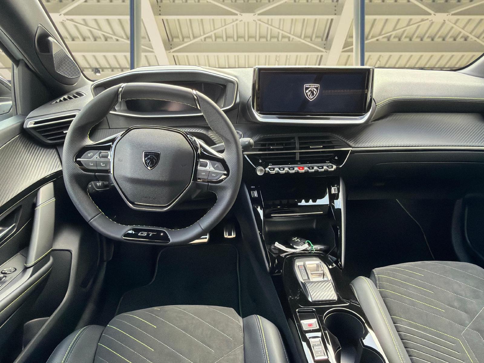 PEUGEOT 208 1.2 Hybrid 145 GT Exclusive-image-8
