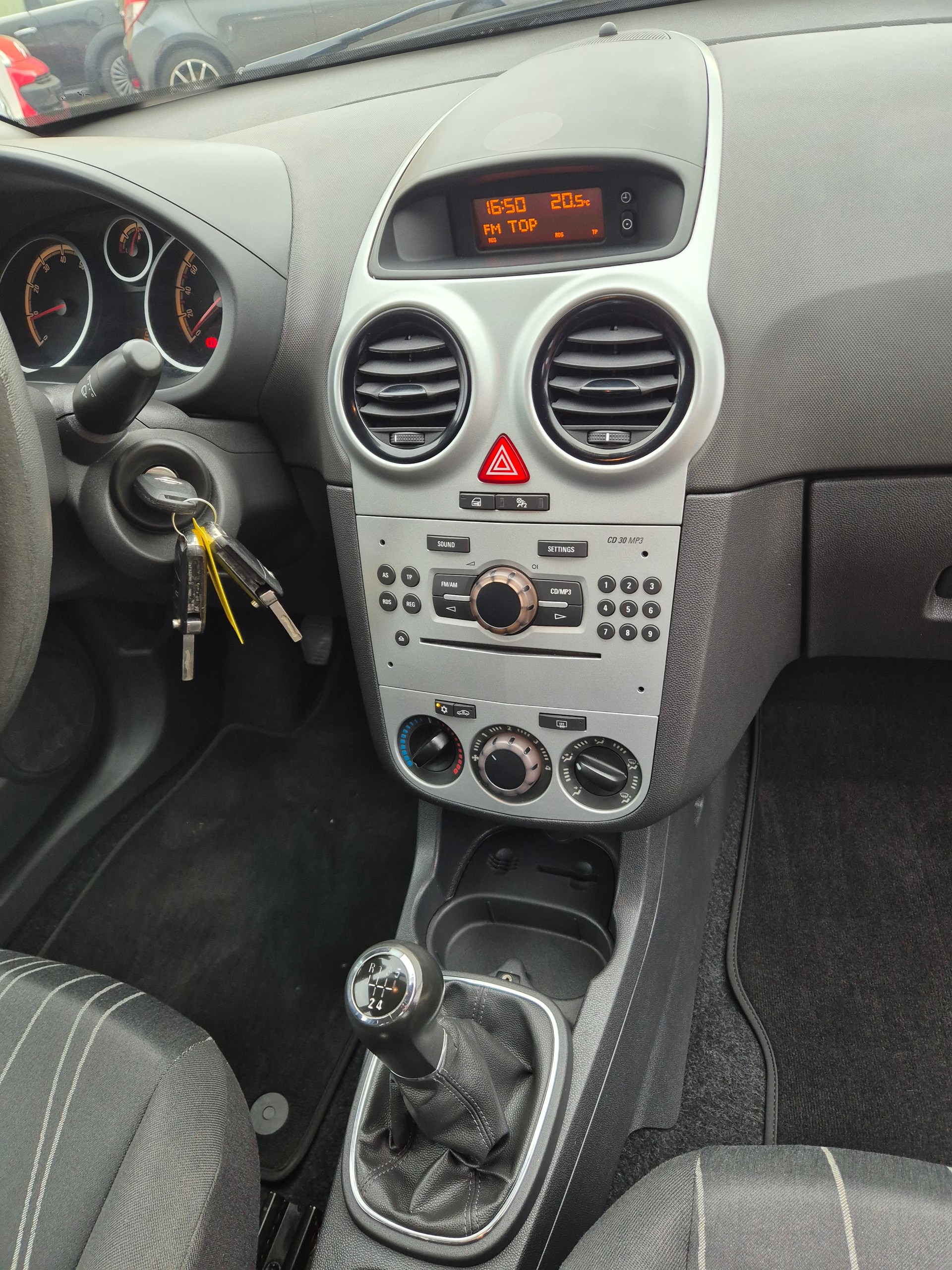 OPEL Corsa 1.2 TP Enjoy-image-8