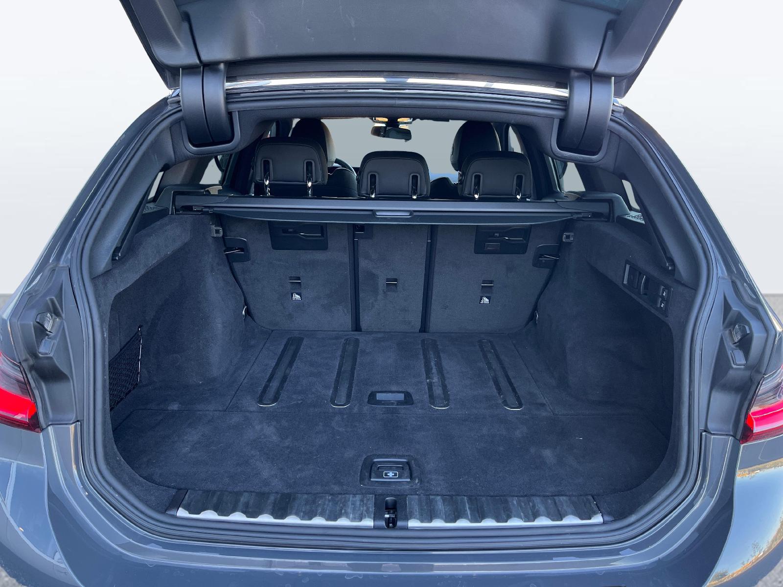 BMW 320d xDrive SAG G21 Touring-image-8
