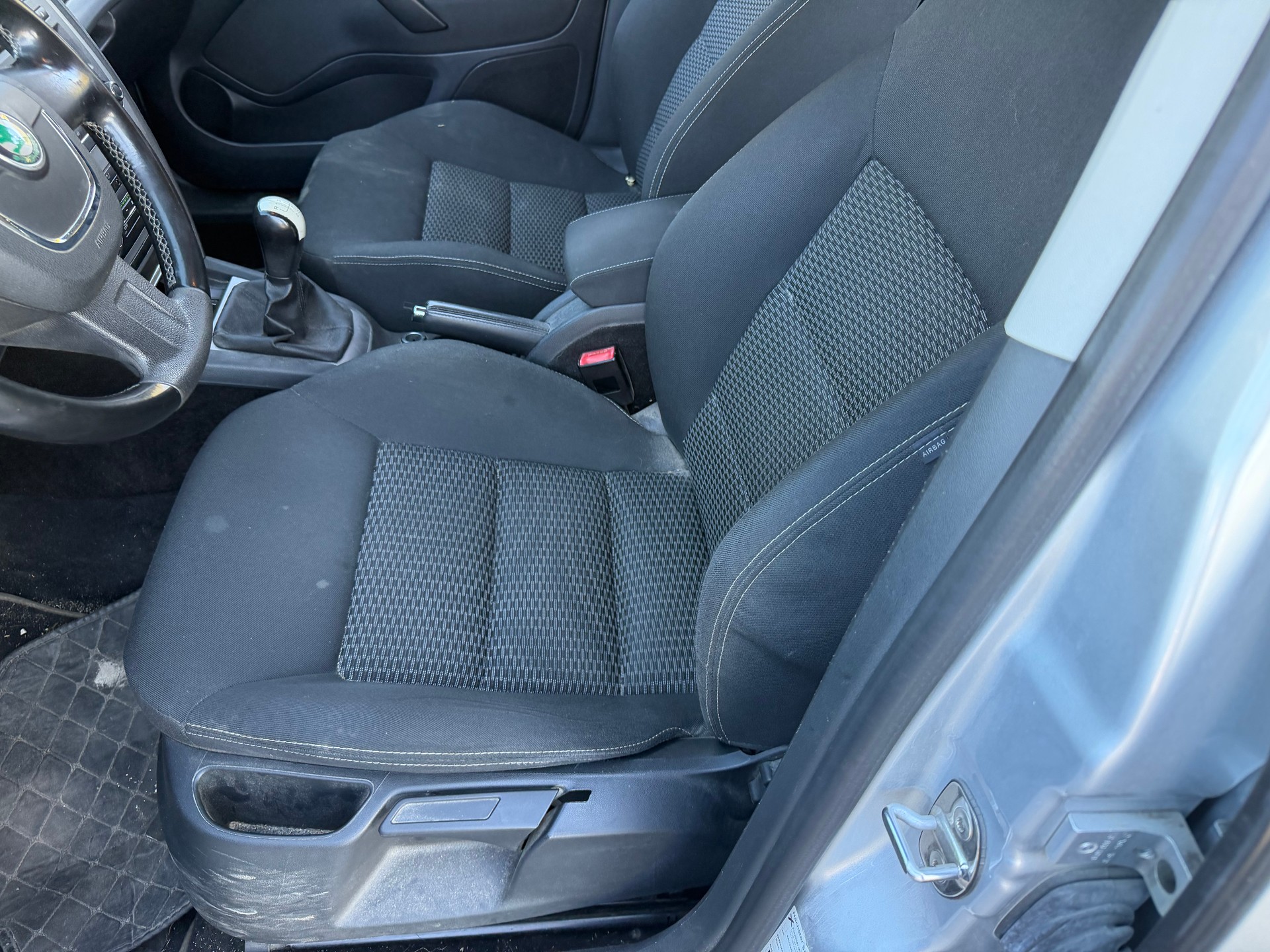 SKODA Octavia 1.8 TSI Elegance-image-6