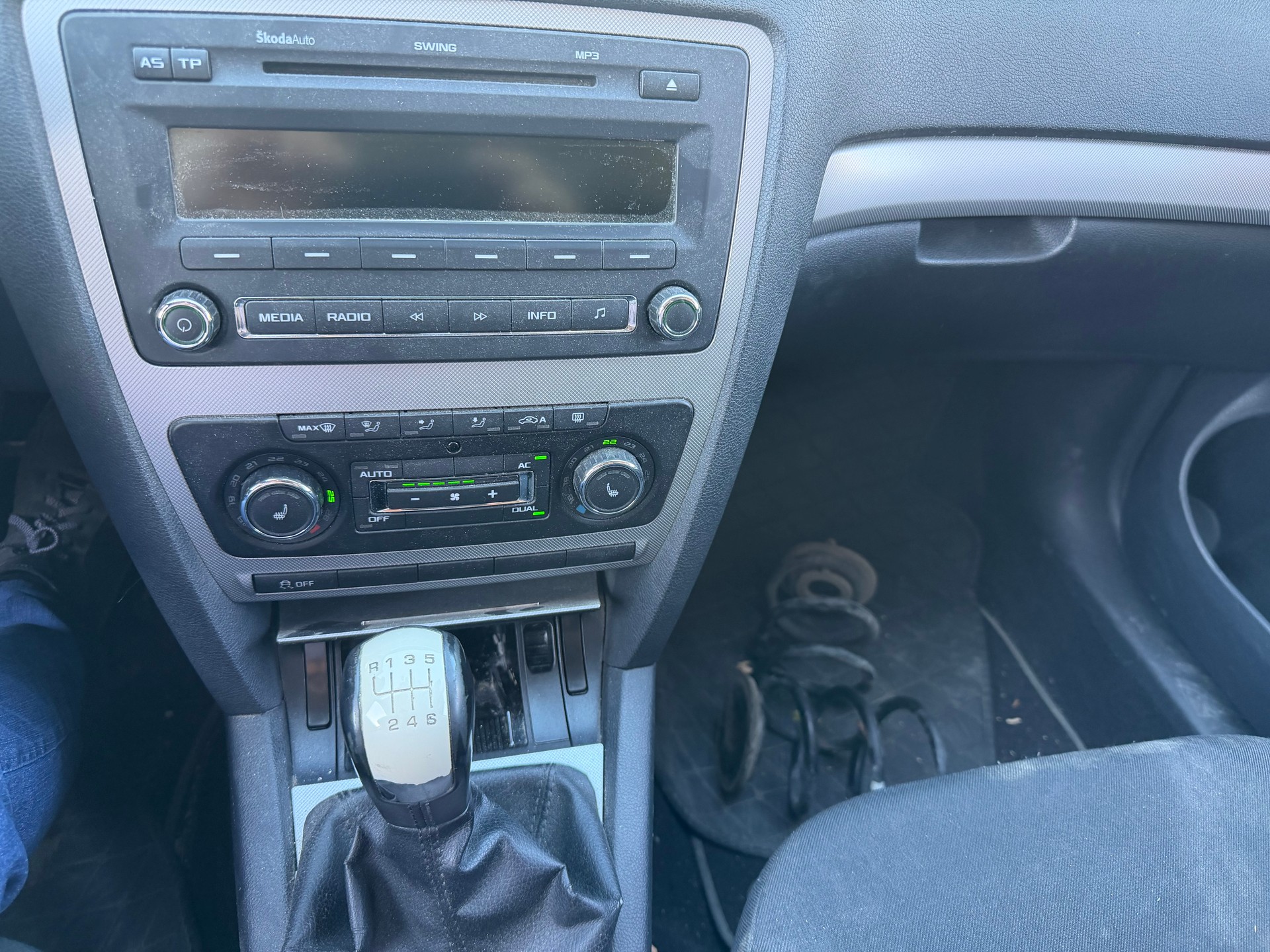 SKODA Octavia 1.8 TSI Elegance-image-5