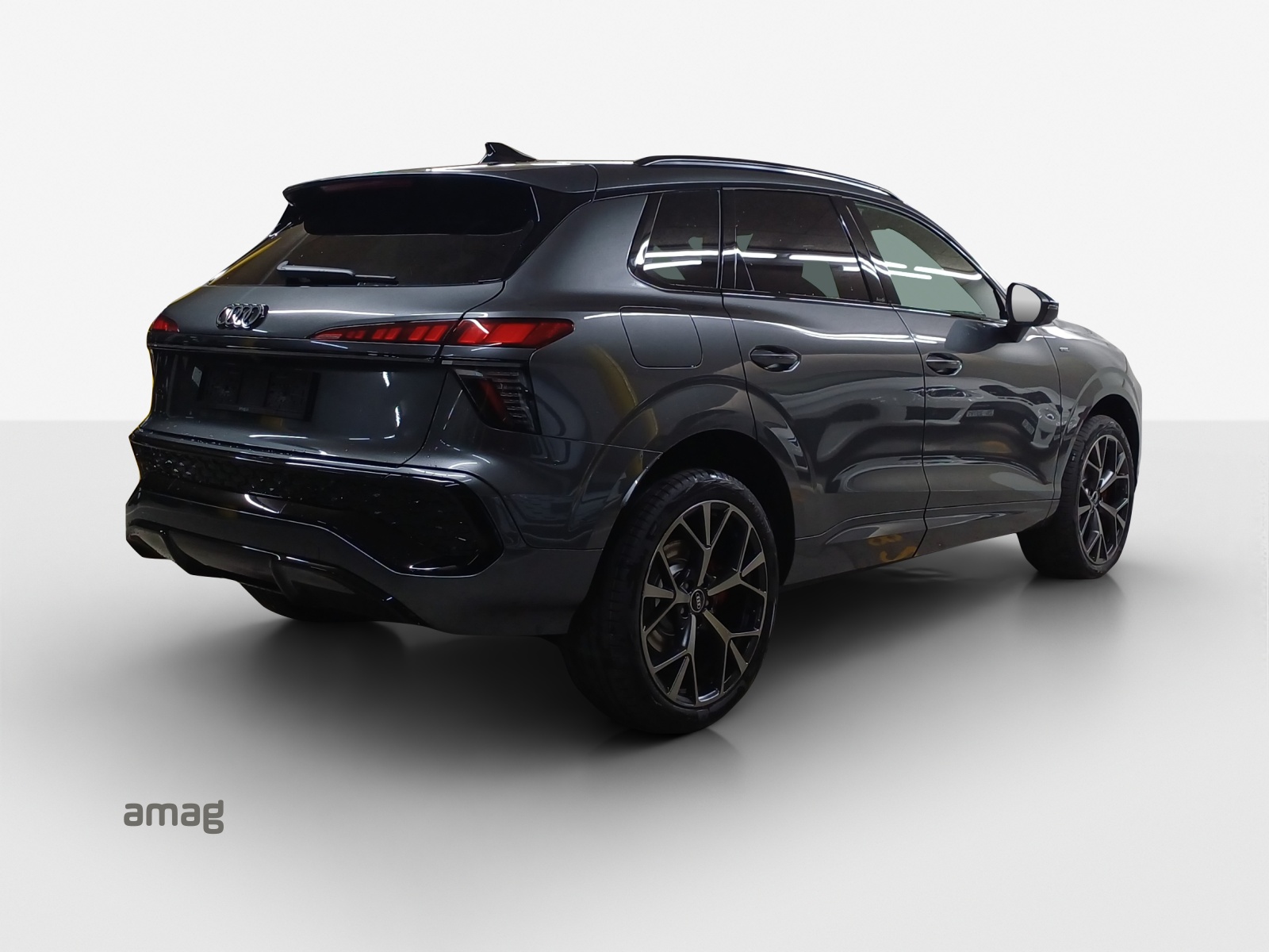 AUDI Q3 SUV e-hybrid 200 kW S tronig-image-4