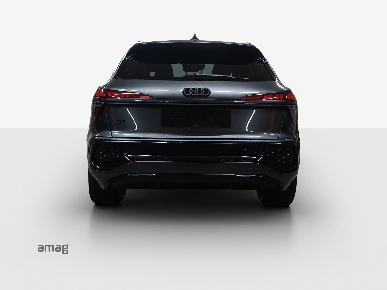 AUDI Q3 SUV e-hybrid 200 kW S tronig-image-3