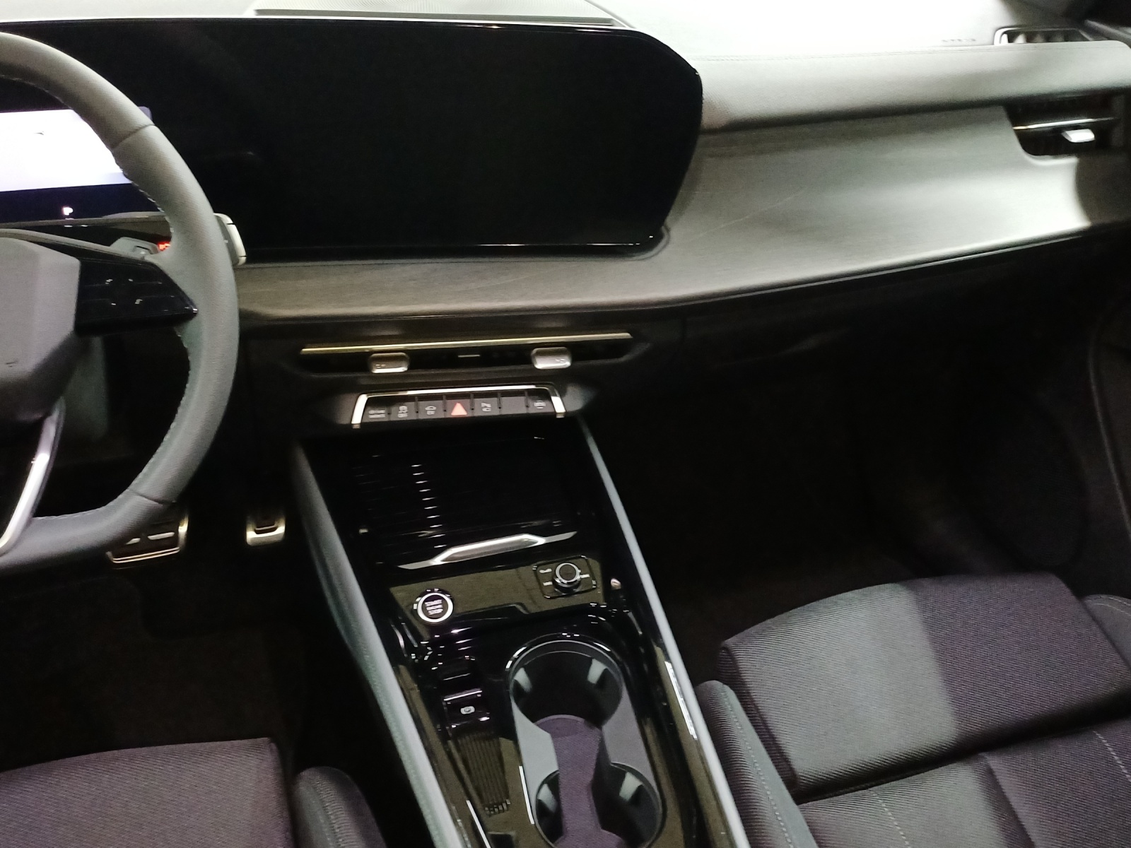 AUDI Q3 SUV e-hybrid 200 kW S tronig-image-10