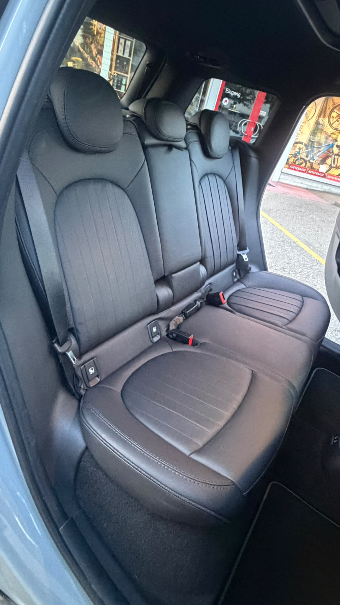 MINI Countryman Cooper SE Untamed Edition ALL4 PHEV Steptronic-image-5