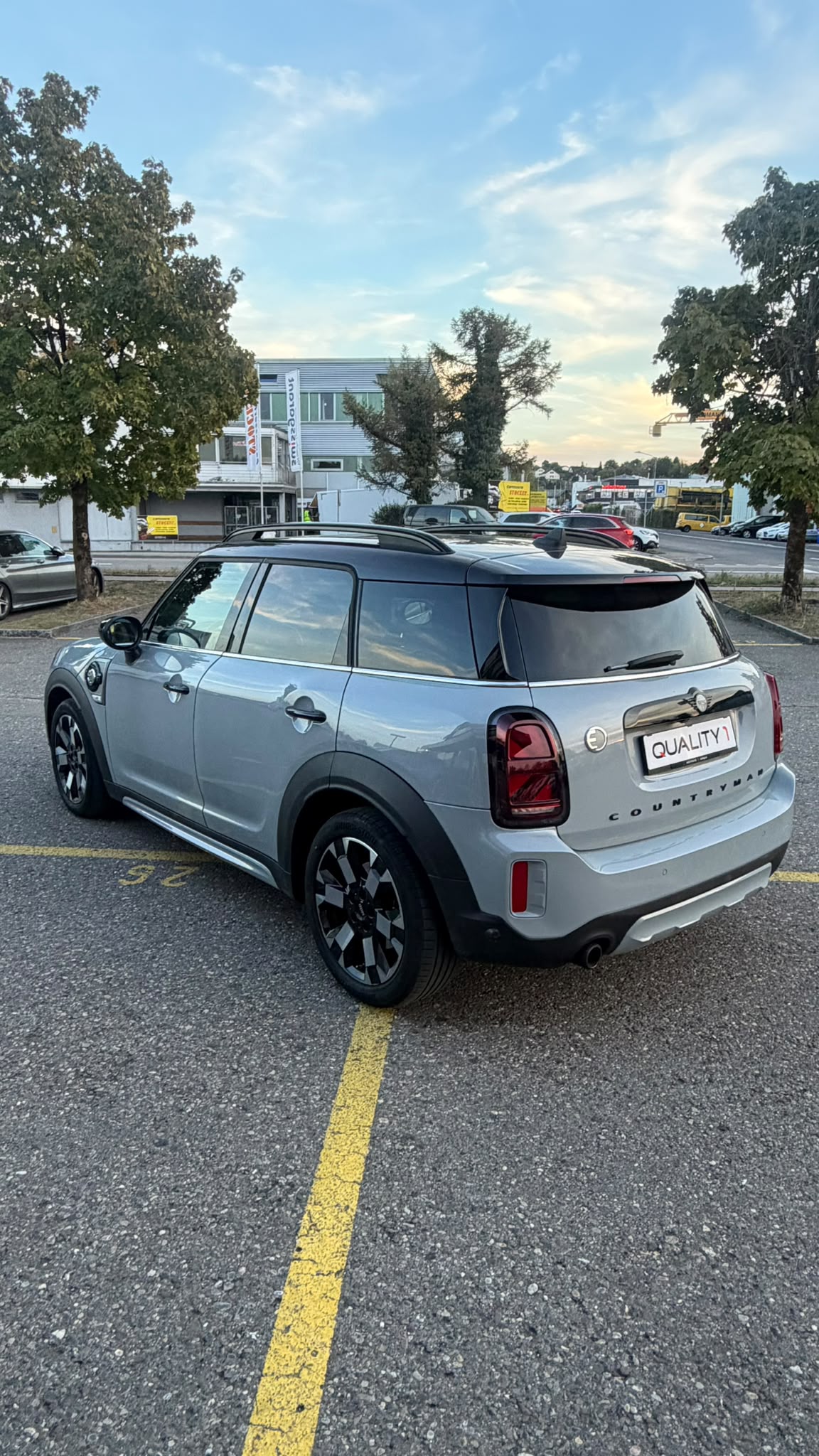 MINI Countryman Cooper SE Untamed Edition ALL4 PHEV Steptronic-image-3