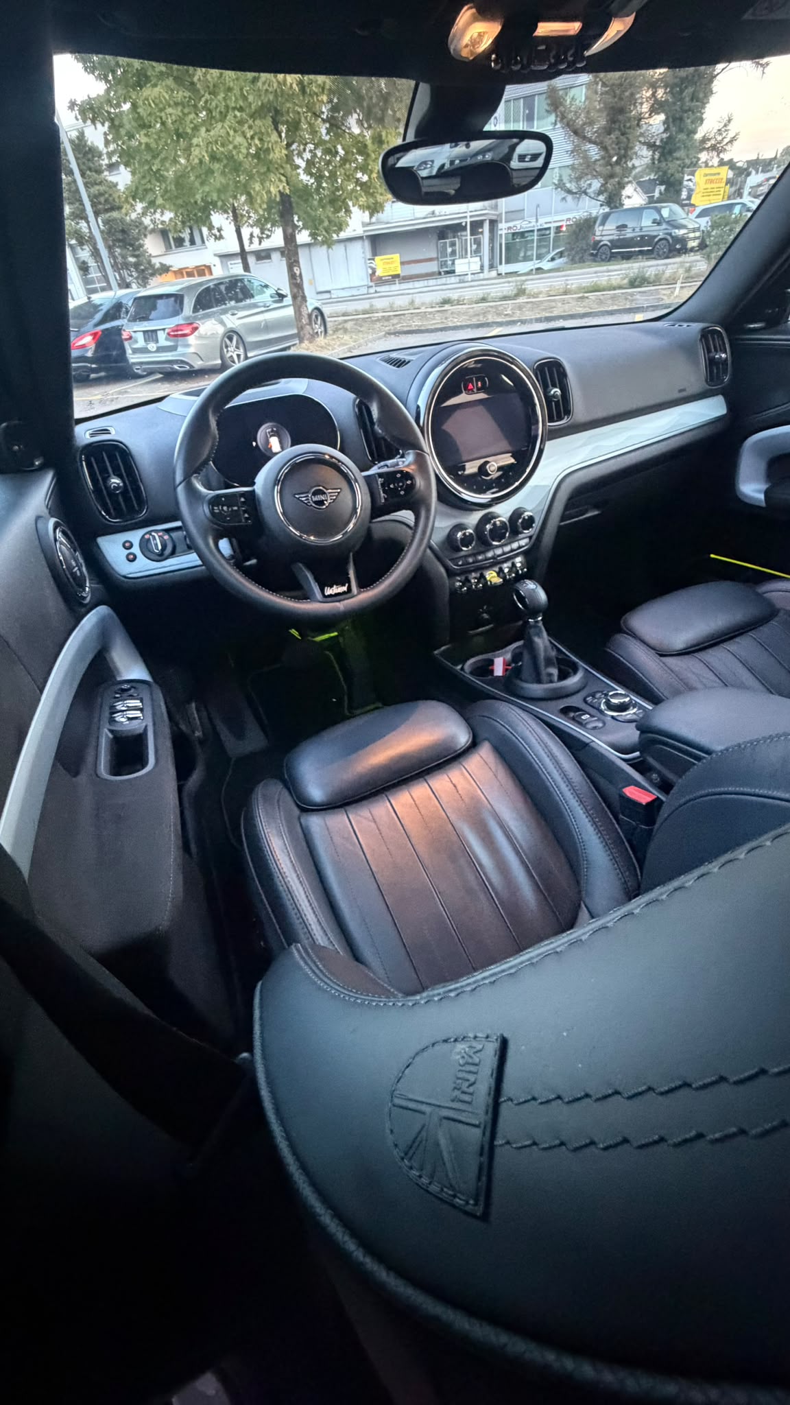 MINI Countryman Cooper SE Untamed Edition ALL4 PHEV Steptronic-image-11