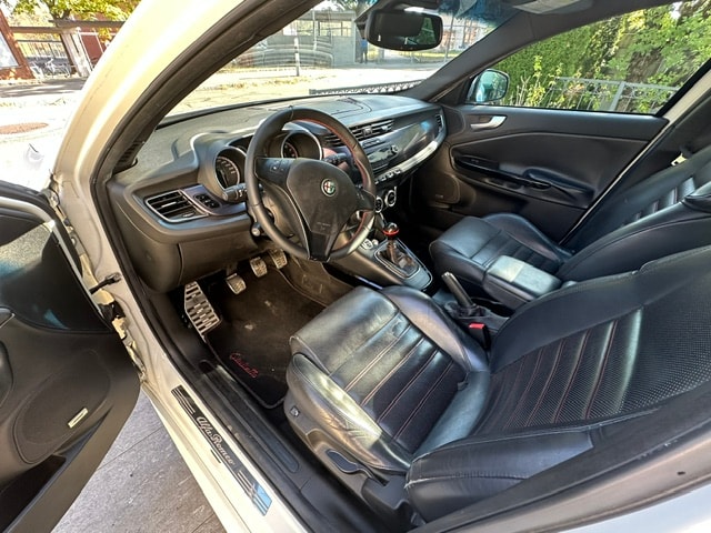 ALFA ROMEO 1750 TBi Quadrifoglio Verde-image-4