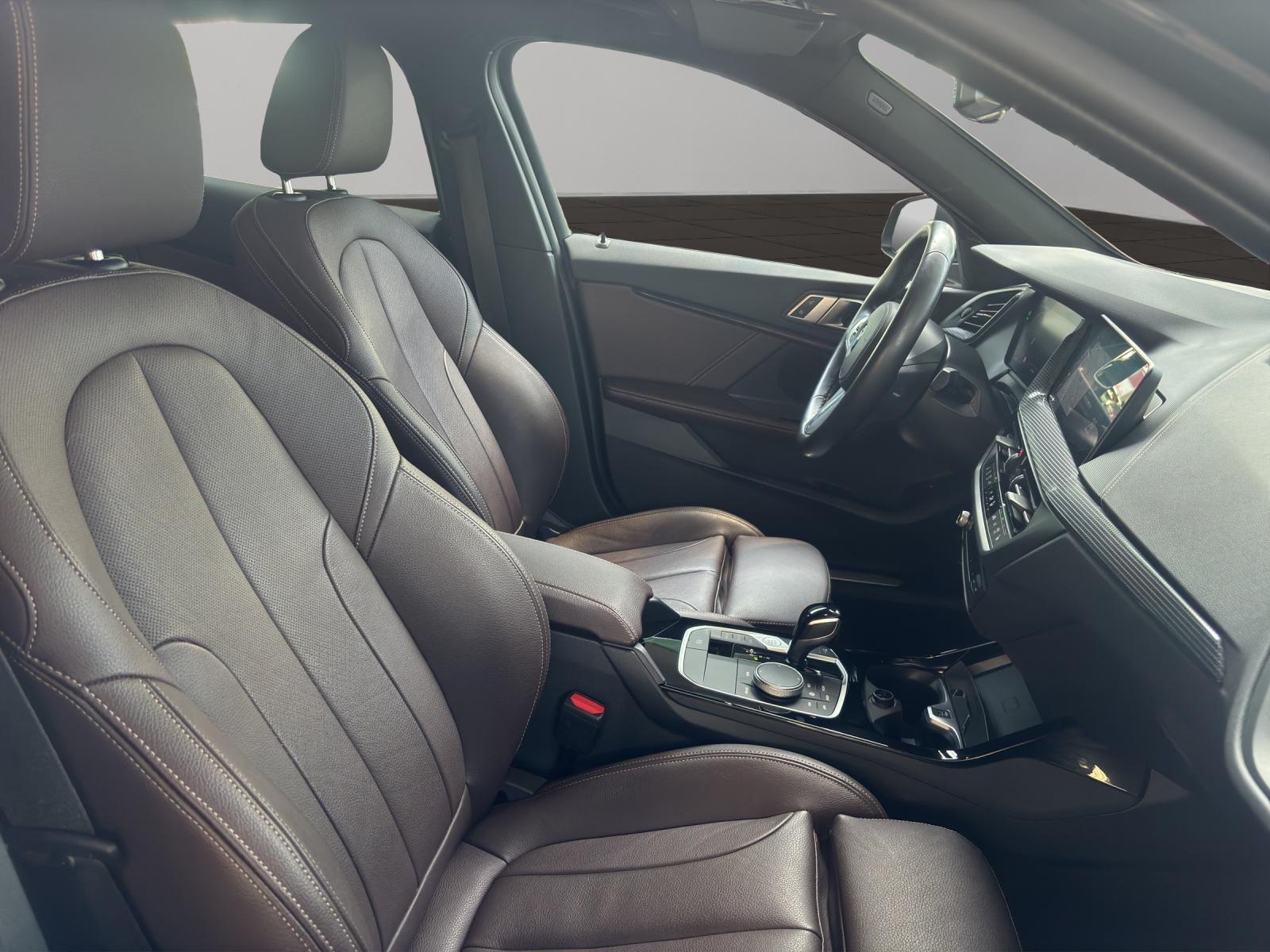 BMW 120d xDrive-image-17