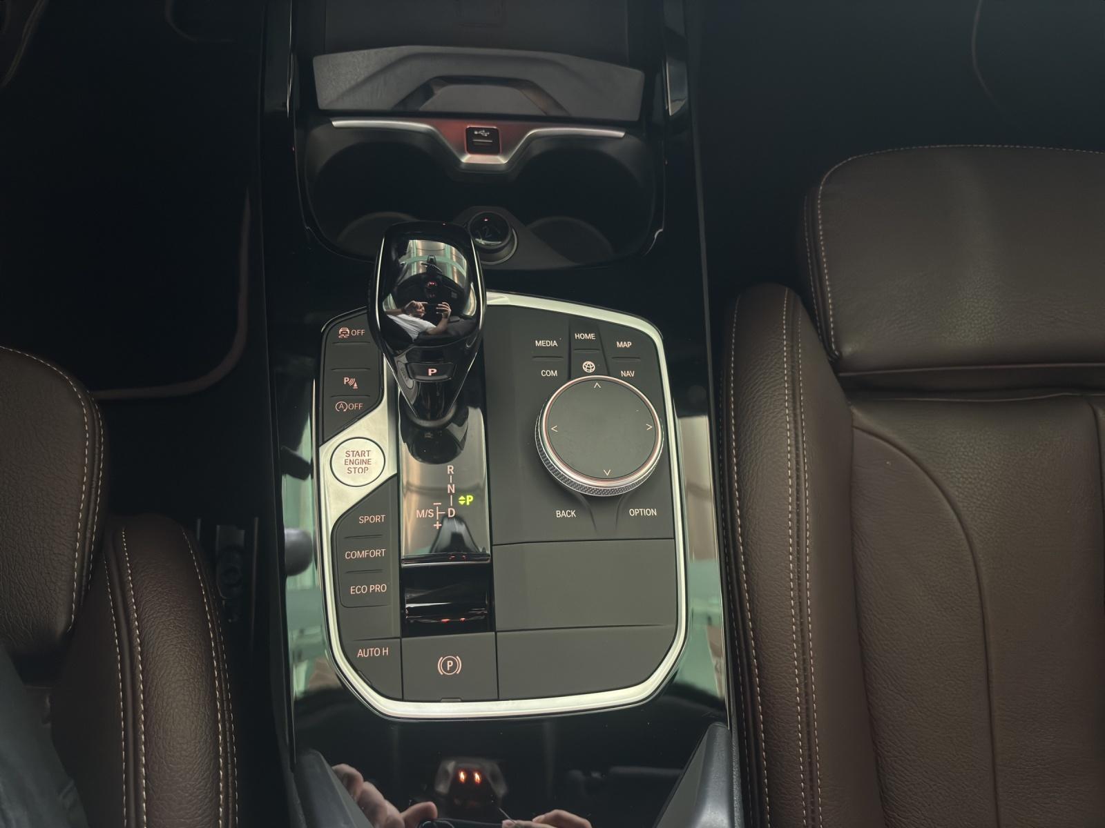 BMW 120d xDrive-image-15