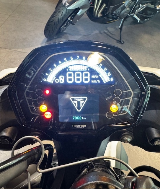 TRIUMPH Street Triple 765 R A2 (35kW)-image-4