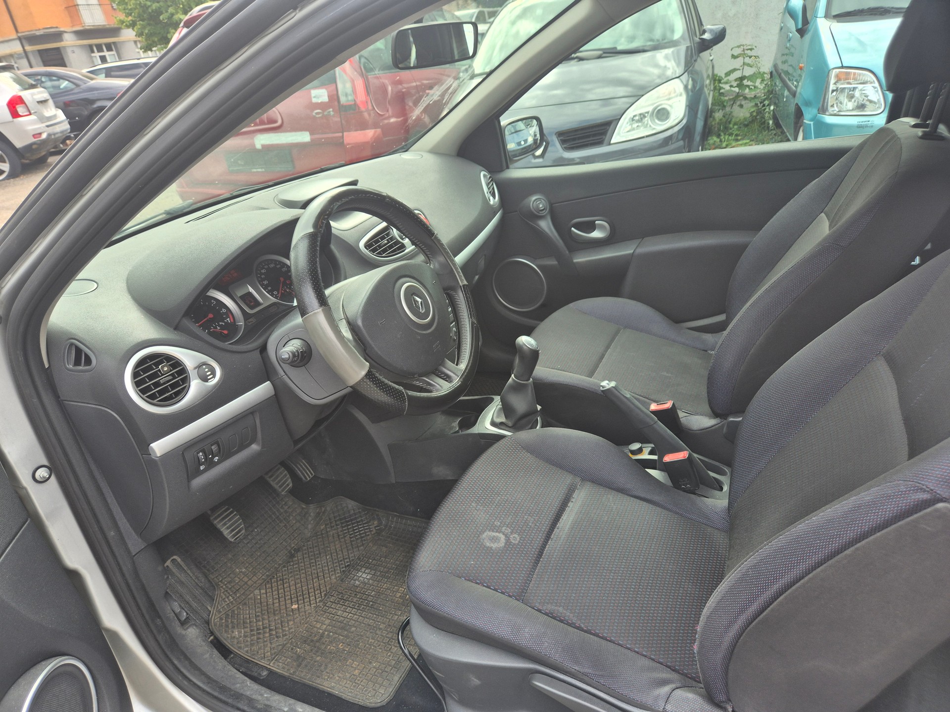 RENAULT Clio 1.2 16V Turbo Dynamique-image-7