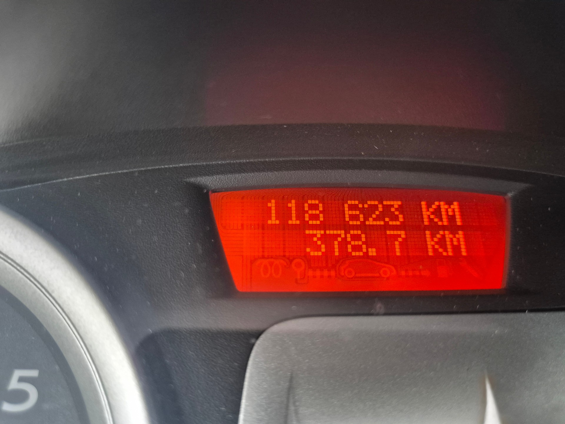 RENAULT Clio 1.2 16V Turbo Dynamique-image-12