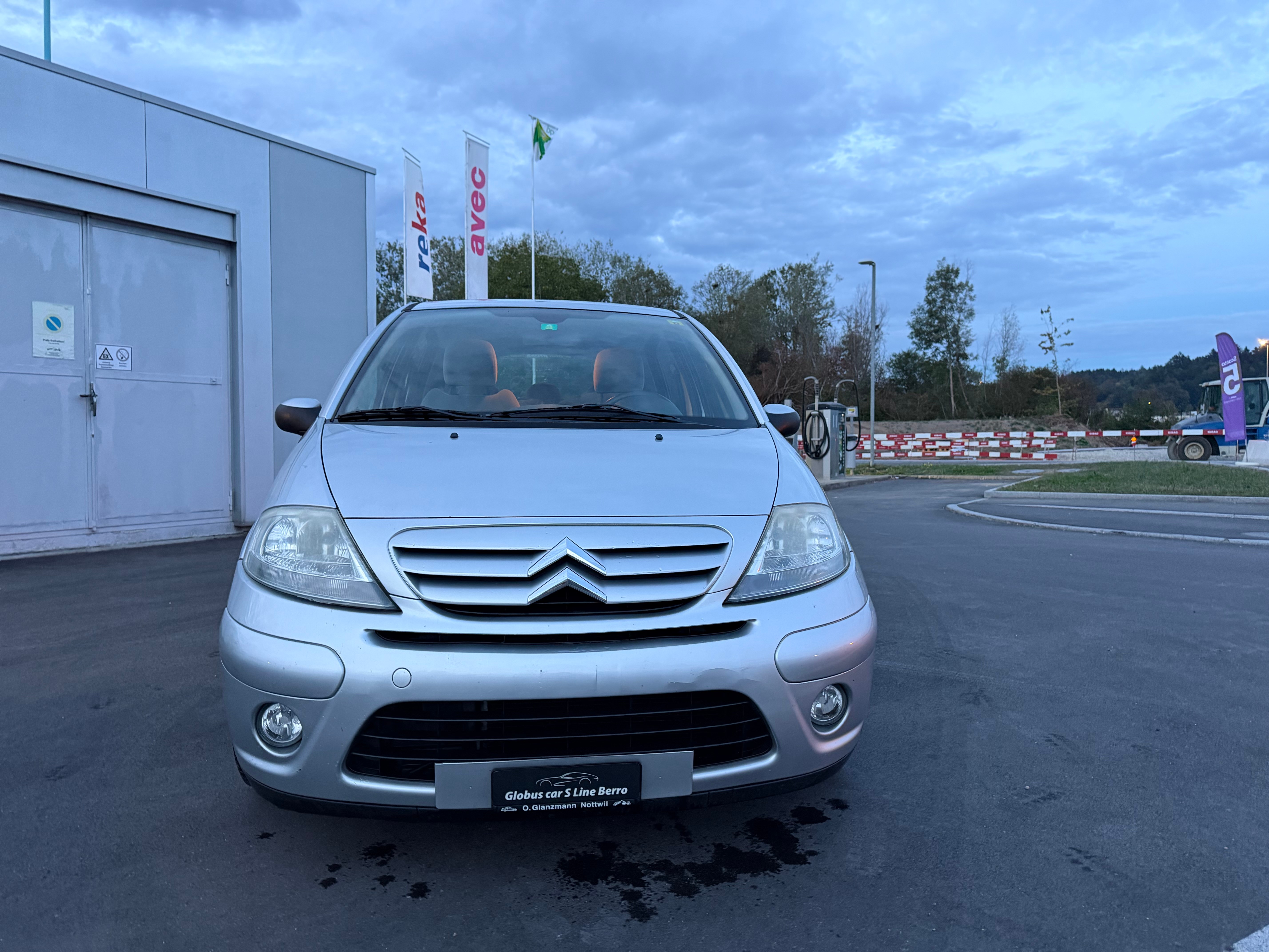 Car photo