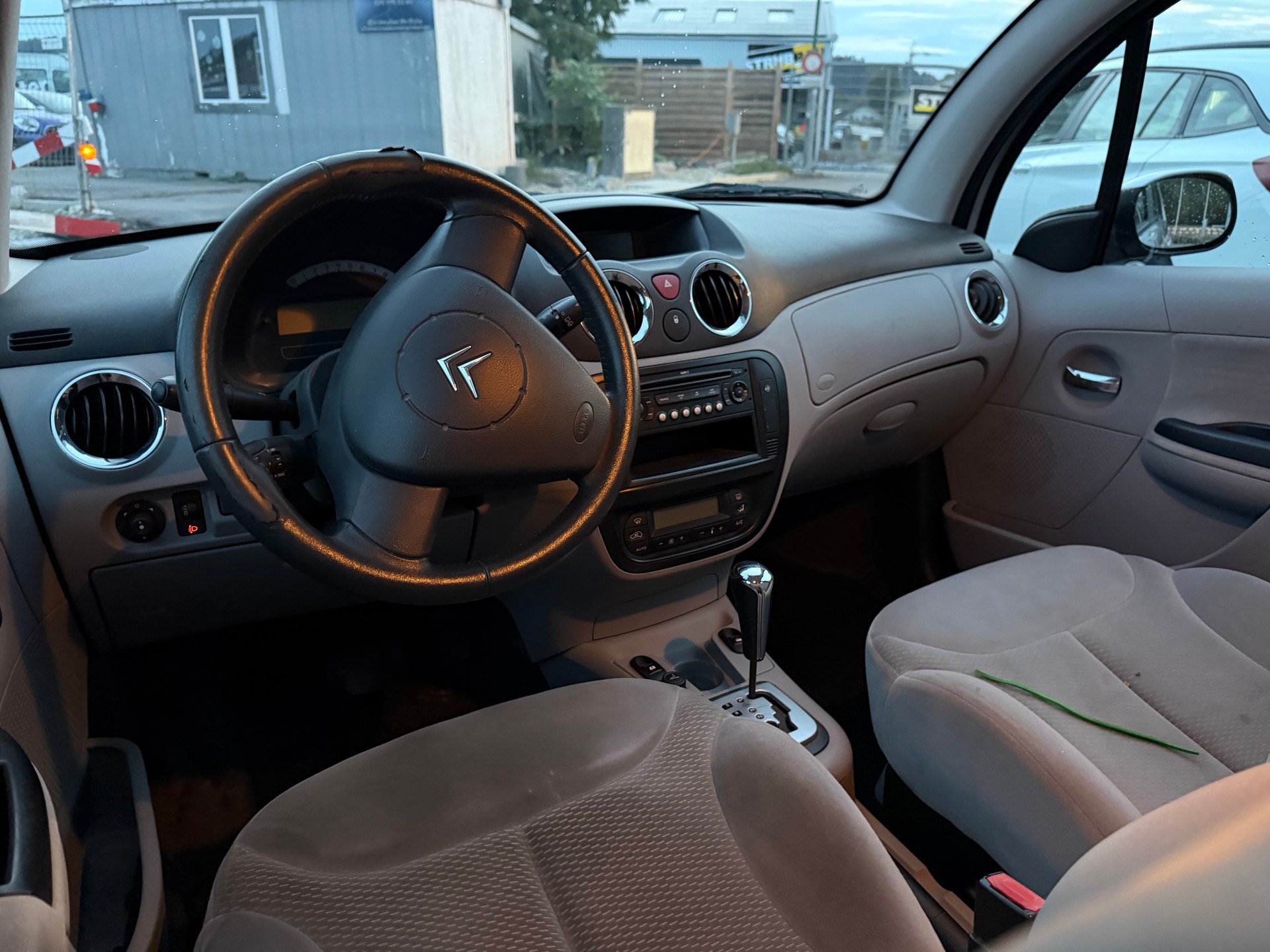 CITROEN C3 1.6i 16V Exclusive Automatic-image-10