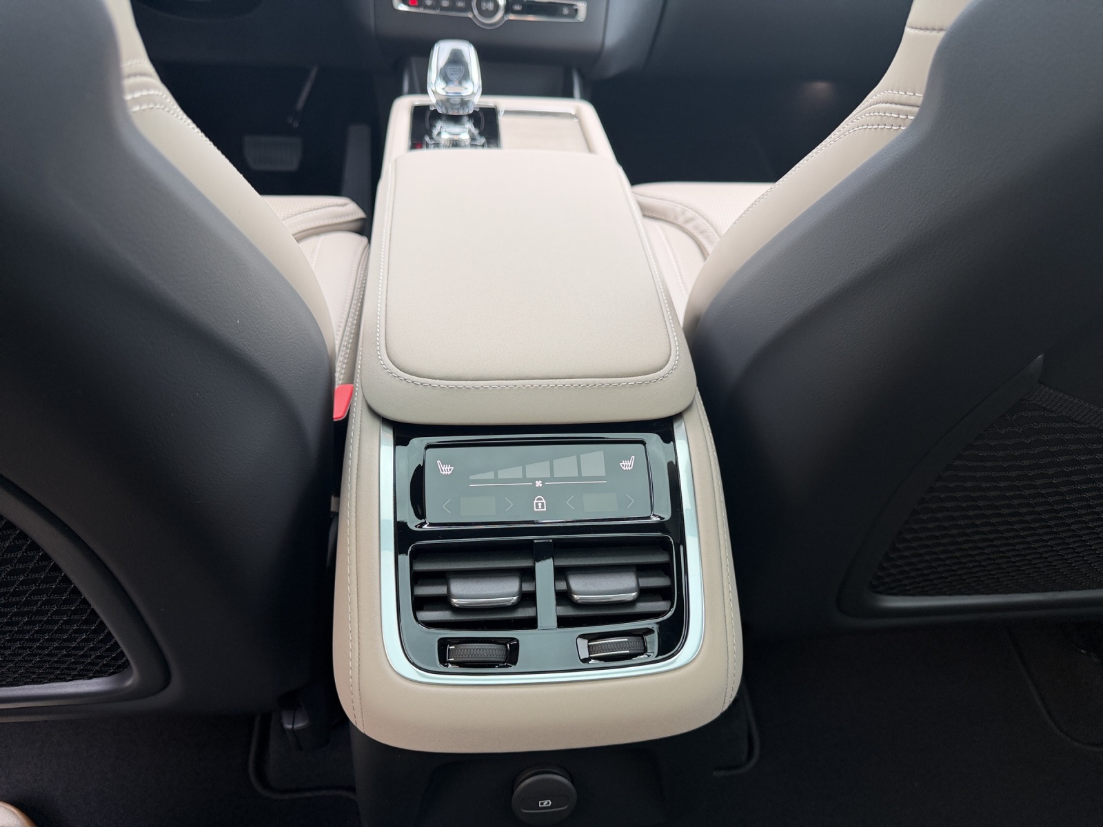 VOLVO XC90 2.0 T8 TE Ultra Bright eAWD-image-15