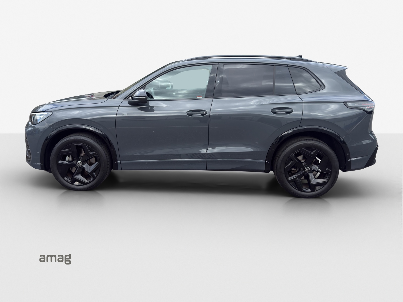 VW Tiguan 2.0 TSI DSG R-Line 4Motion-image-1