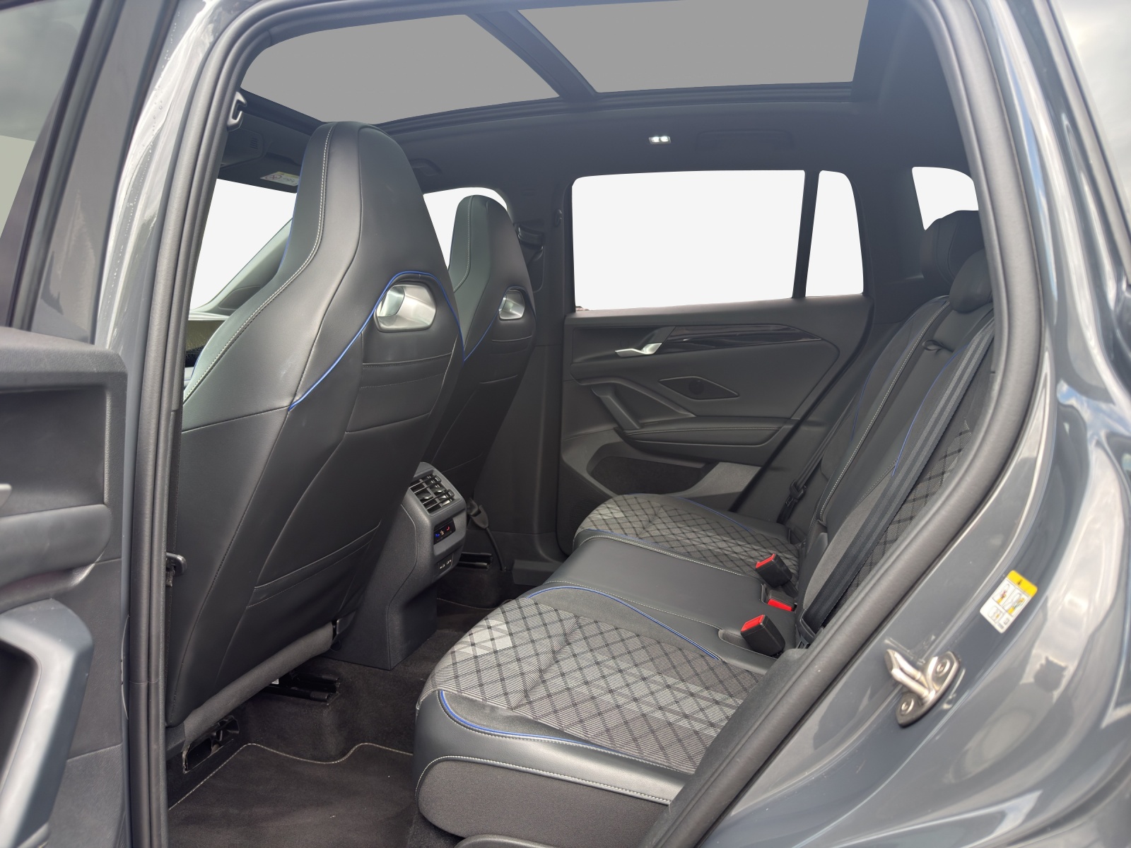 VW Tiguan 2.0 TSI DSG R-Line 4Motion-image-11